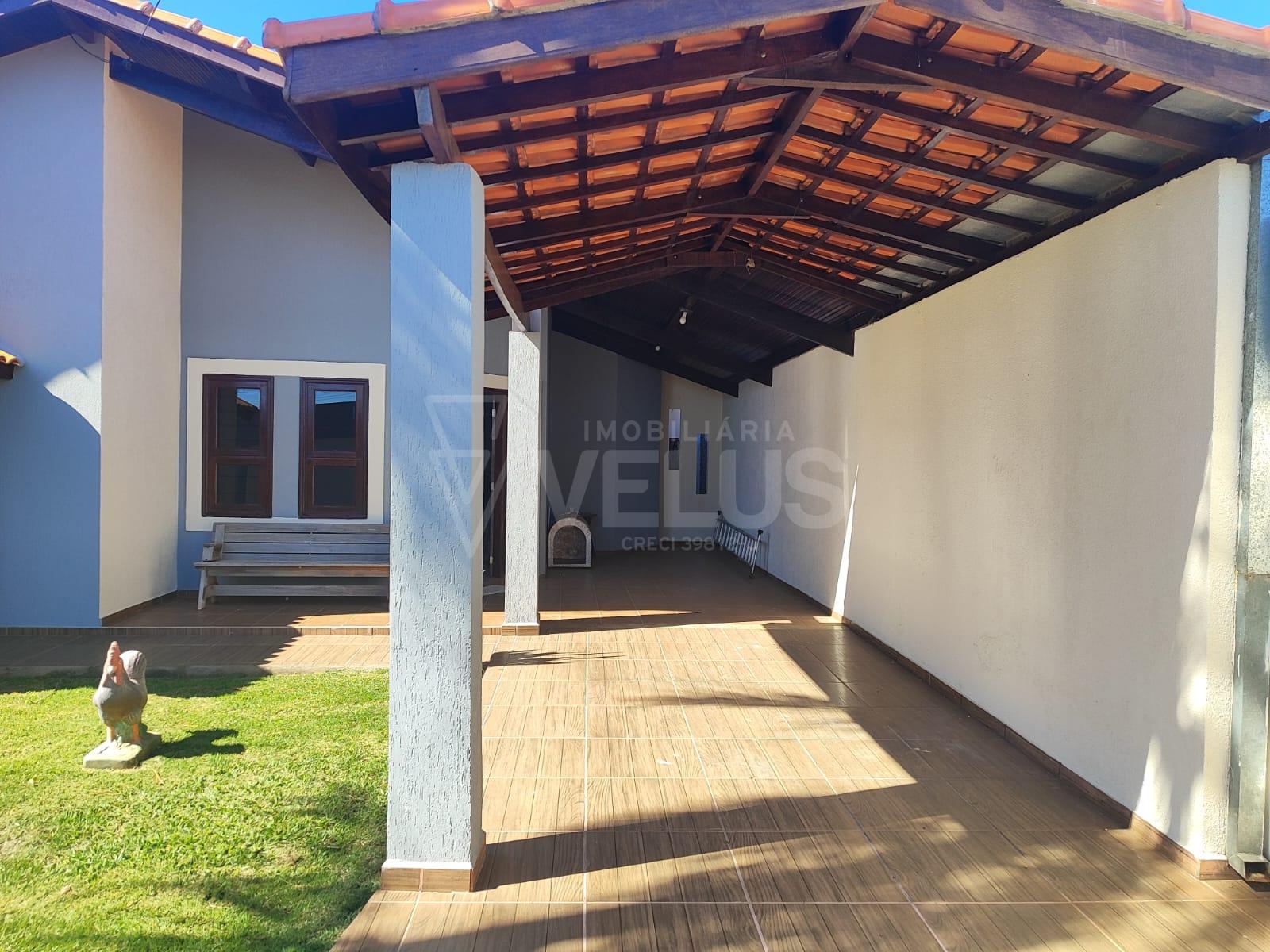 Casa à venda com 3 quartos e piscina , Estância Conceição, ITAPETININGA - SP