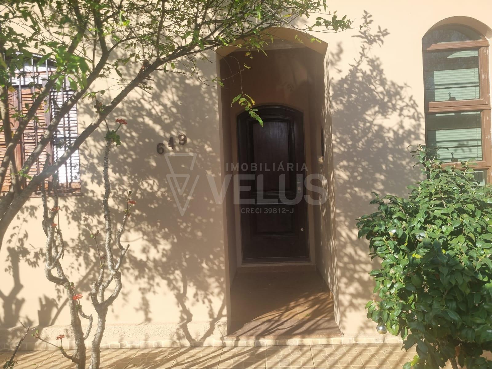 Casa à venda com 3 quartos, Vila Rosa, ITAPETININGA - SP