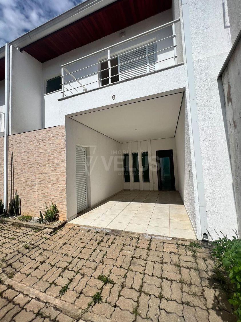 Sobrado em condomínio fechado com 2 suítes, Centro, ITAPETININGA - SP