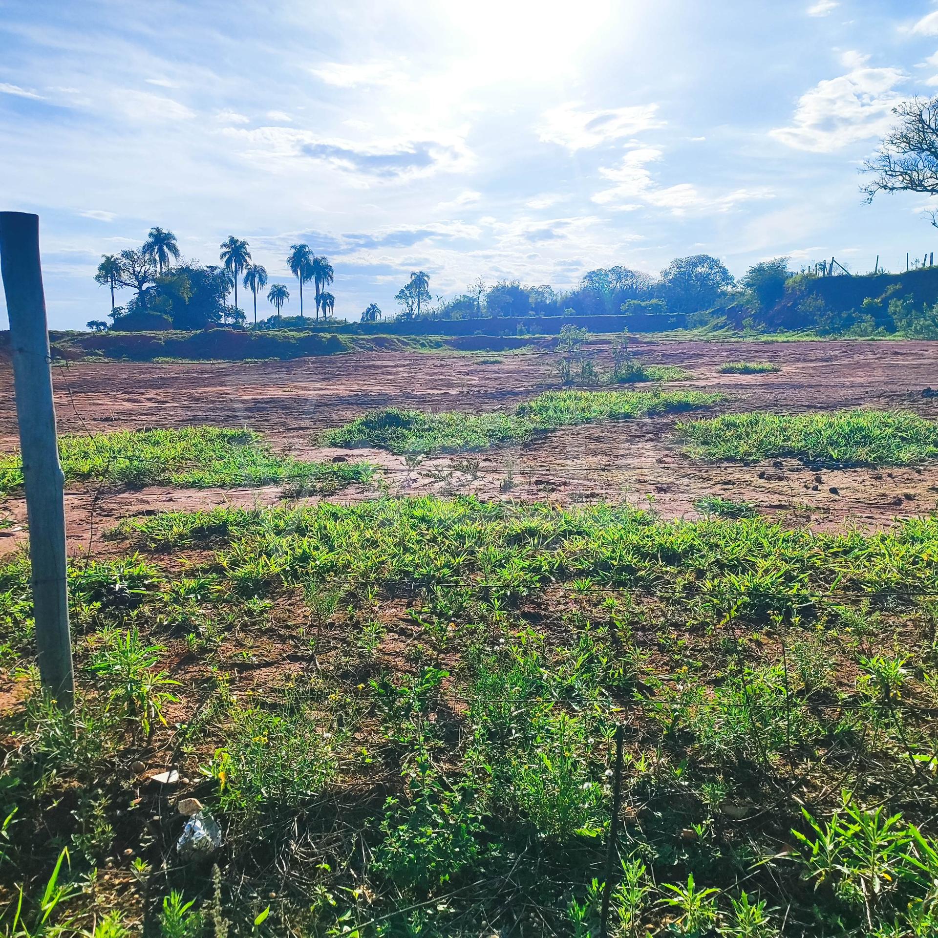 terreno na estrada que liga Itapetininga a São Miguel Arcanjo