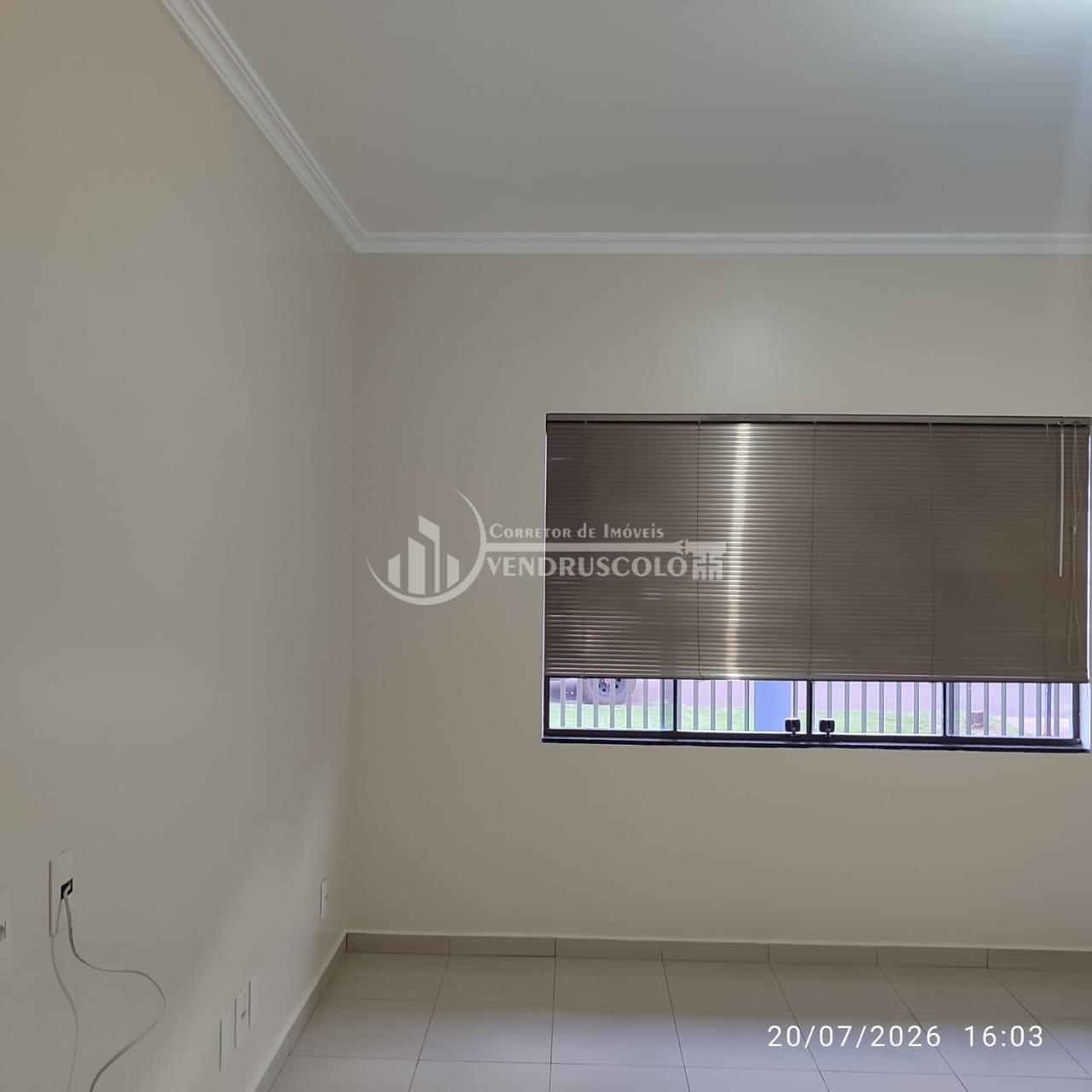 VENDE-SE LINDA CASA DE ALVENARIA, EM SÃO MIGUEL DO IGUAÇU COM 69,92 Metros.