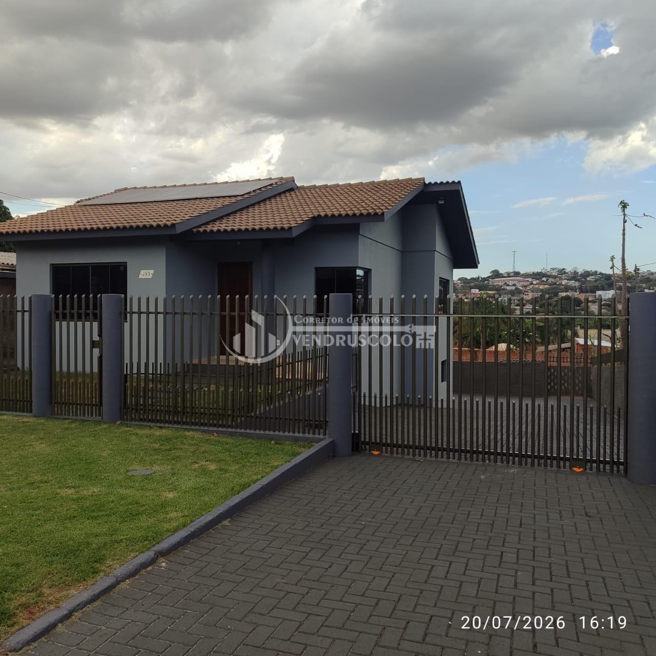 VENDE-SE LINDA CASA DE ALVENARIA, EM SÃO MIGUEL DO IGUAÇU COM 69,92 Metros.