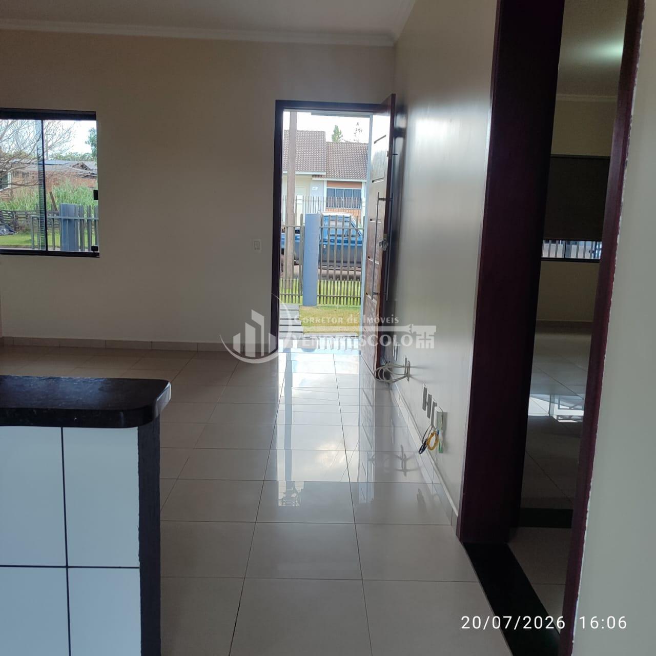 VENDE-SE LINDA CASA DE ALVENARIA, EM SÃO MIGUEL DO IGUAÇU COM 69,92 Metros.