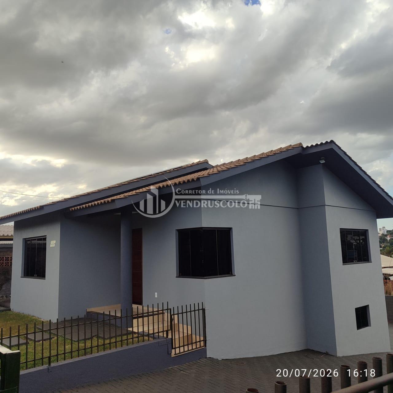 VENDE-SE LINDA CASA DE ALVENARIA, EM SÃO MIGUEL DO IGUAÇU COM 69,92 Metros.
