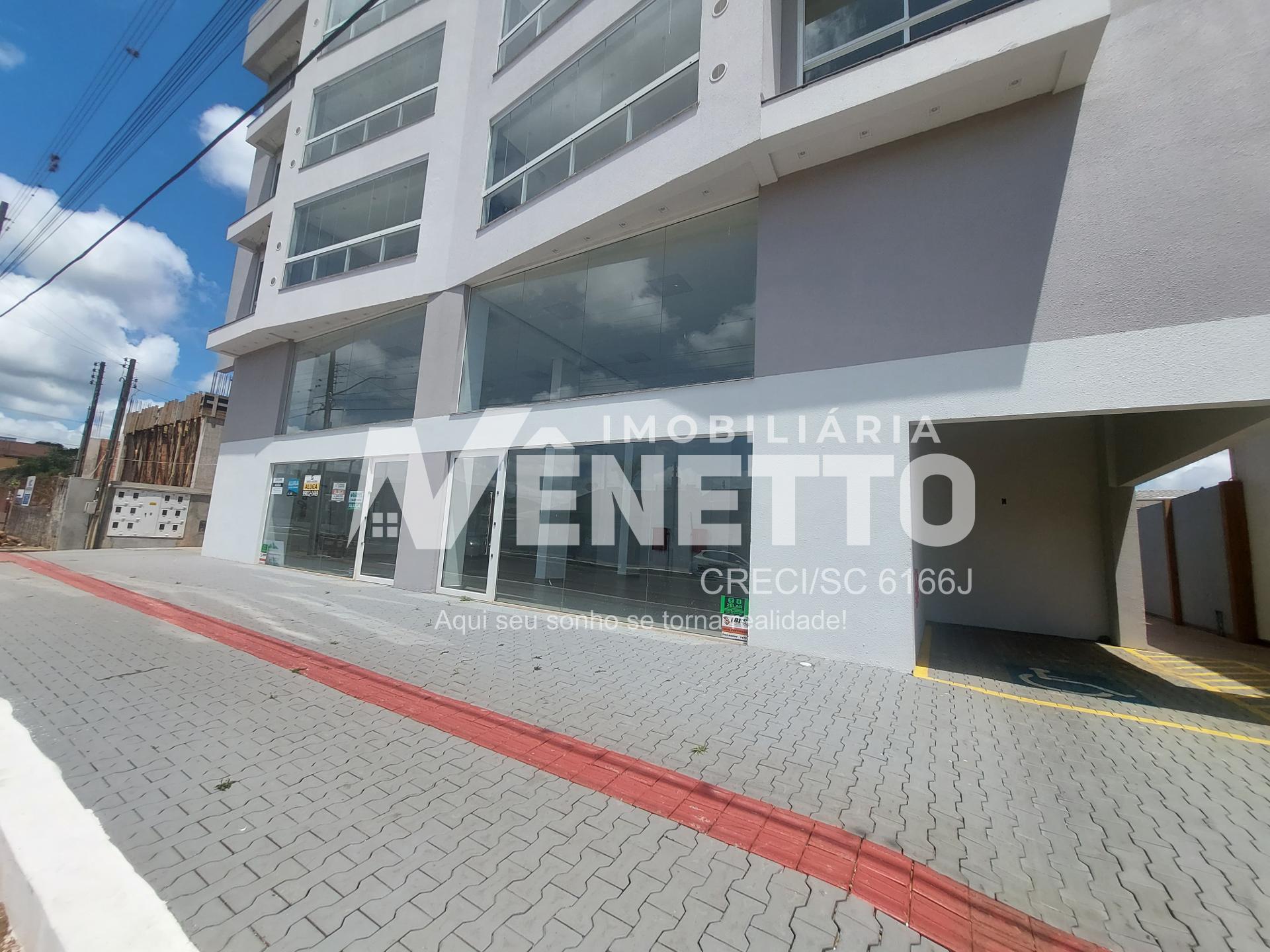 Ampla Sala Comercial disponível para locação no centro de Xanxerê
