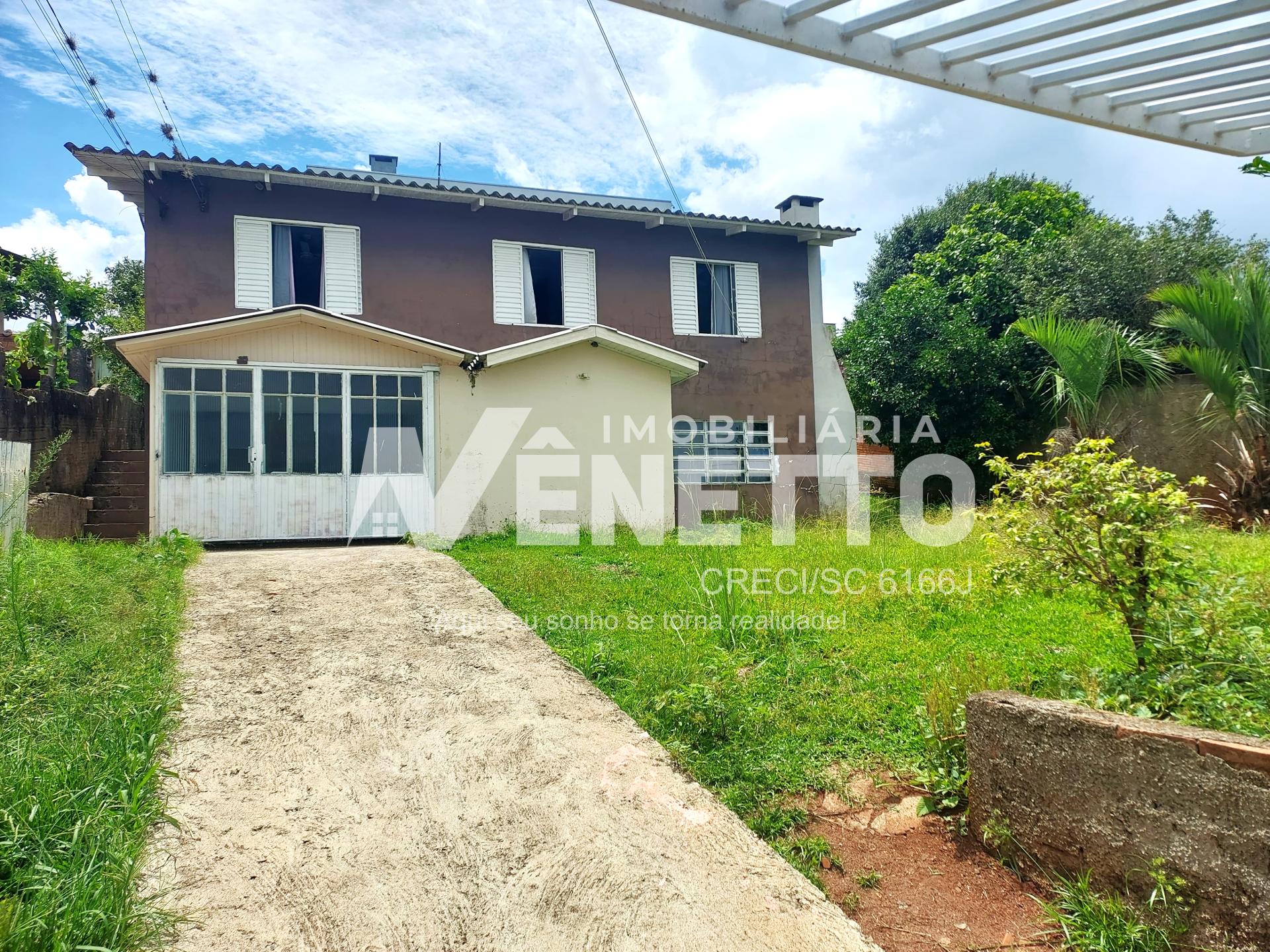 Casa para venda com 1 suíte masi 1 dormitório e amplo quintal em Xanxerê