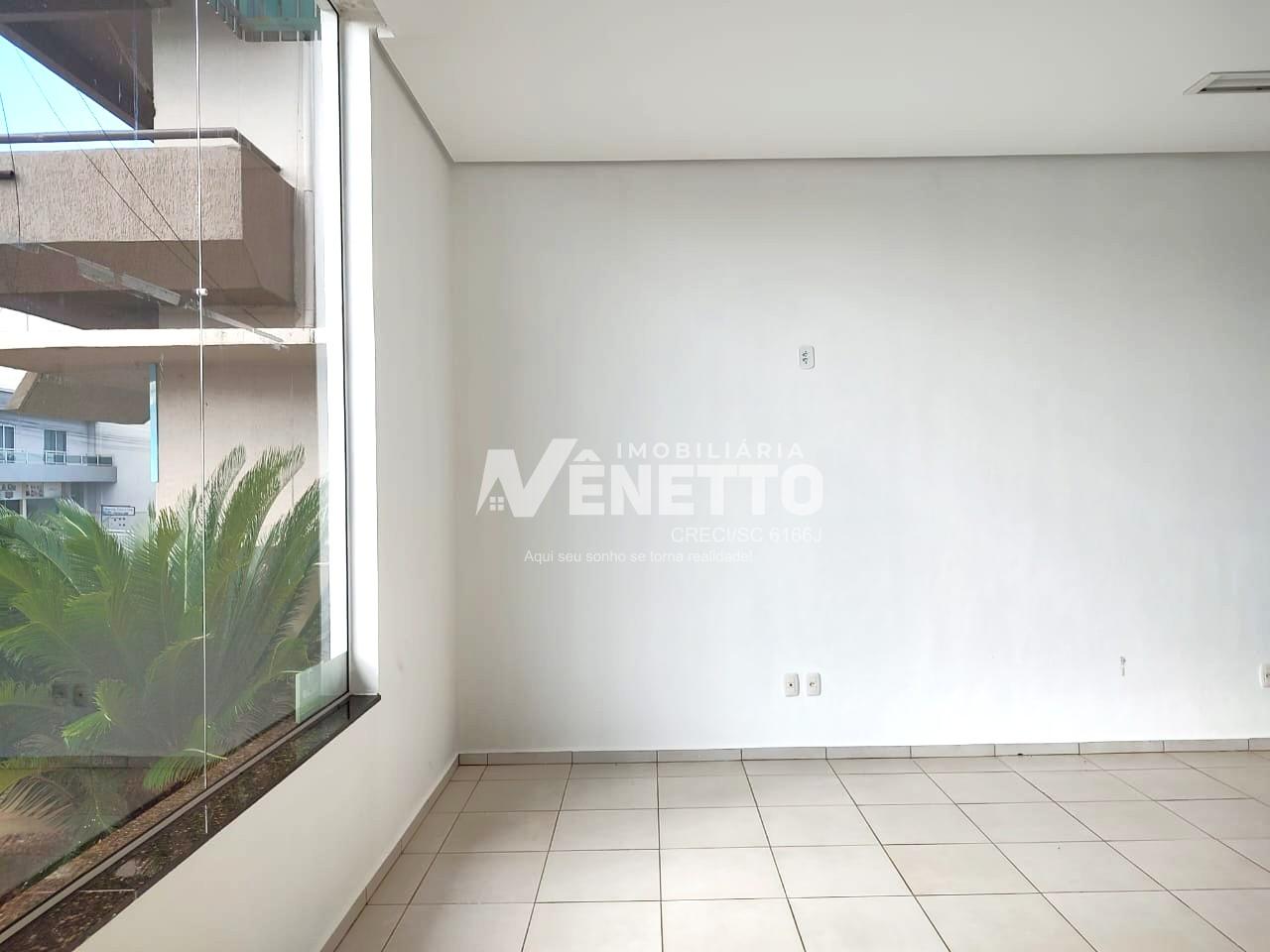 Sala Comercial para locação no centro com 142 metros com garagem
