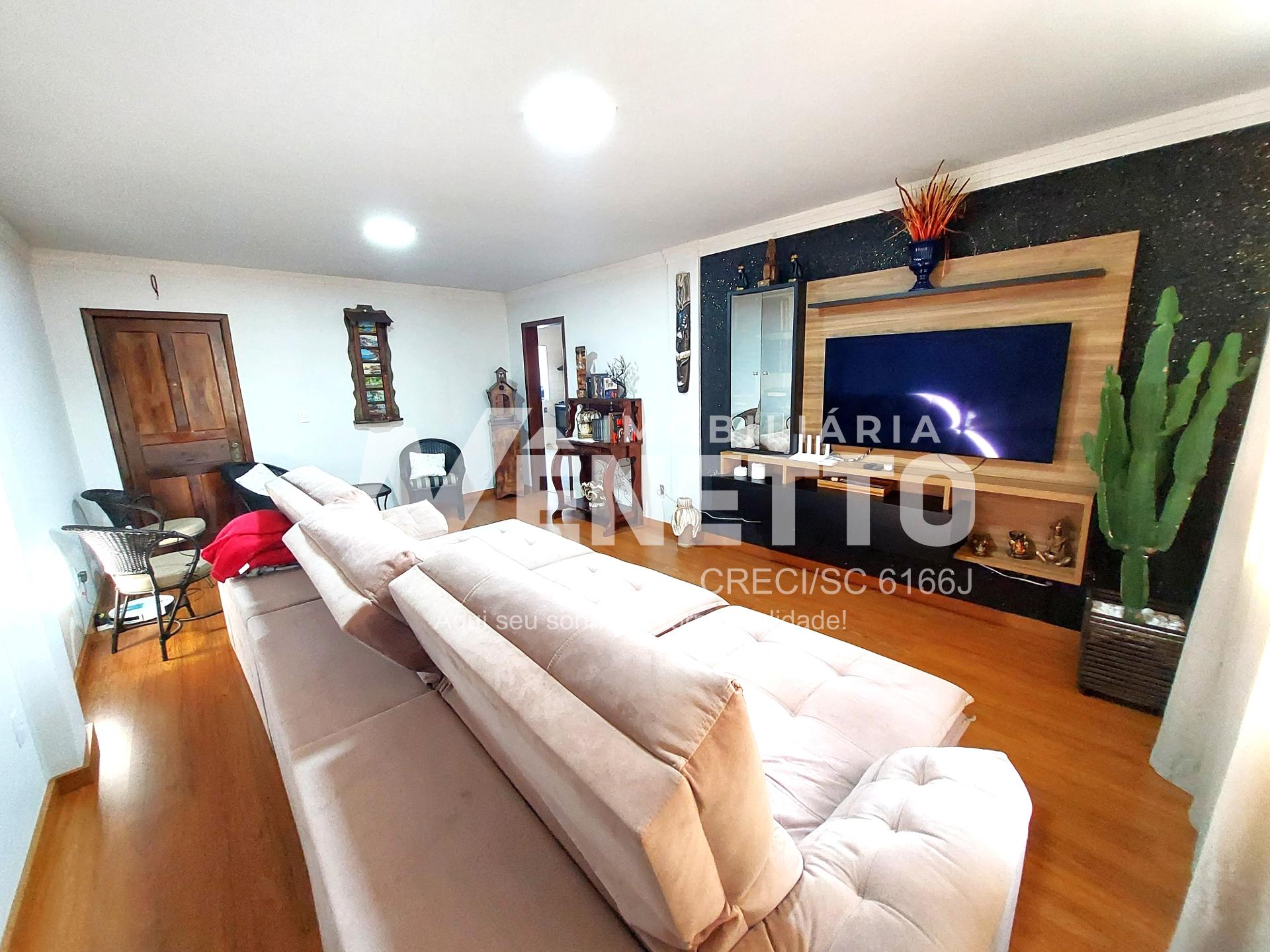 Apartamento no centro com 04 dormitórios e 01 vaga de garagem