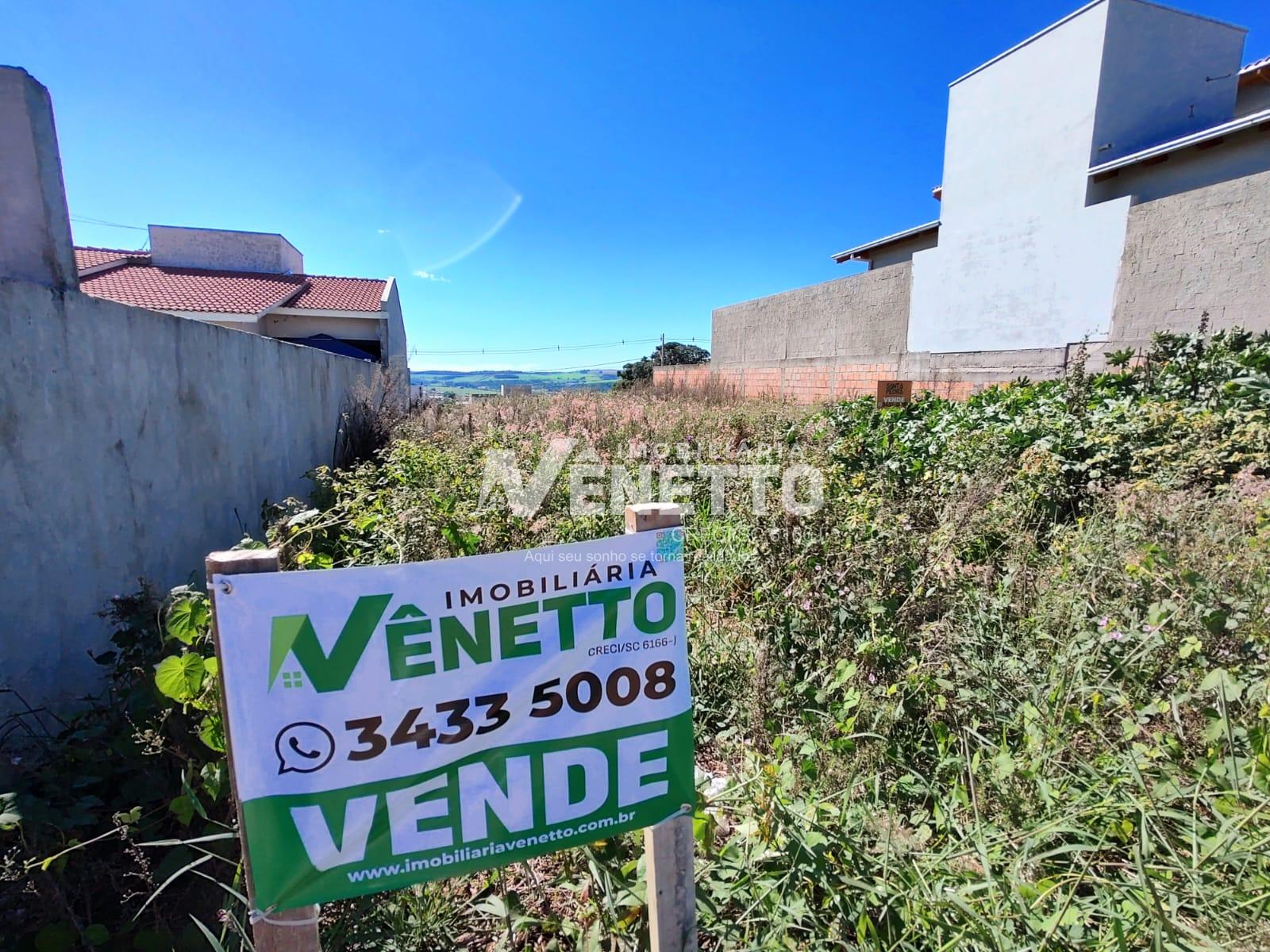 Terreno Amplo com Ótima Posição Solar à Venda no Loteamento Parque das Torrres
