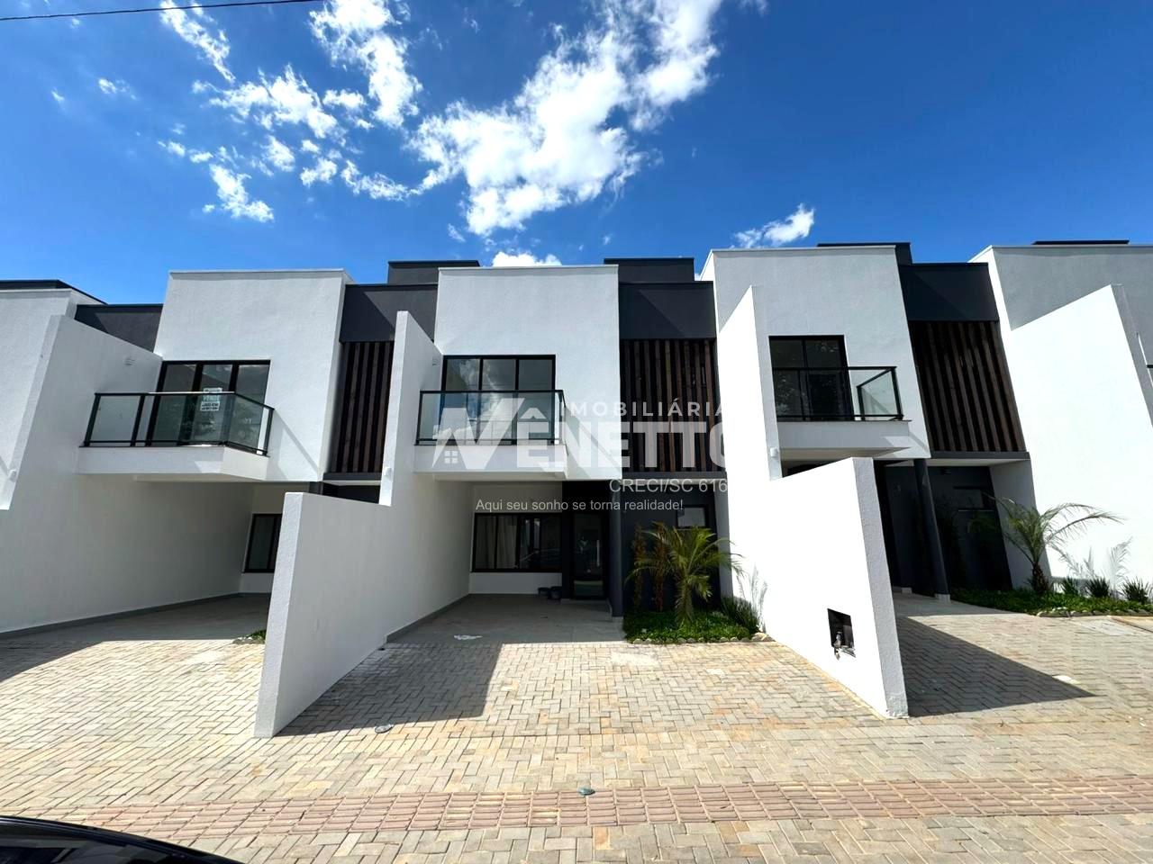 Sobrado de alto padrão à venda com suíte mais 2 Demi Suítes no Jardim Tarumã, XANXERE - SC
