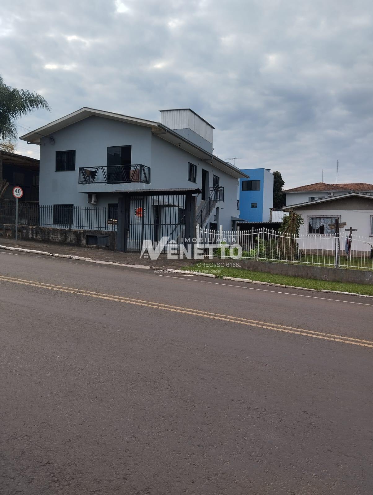 Disponível para venda, prédio de dois pavimentos com 4 apartamentos de 64m  cada