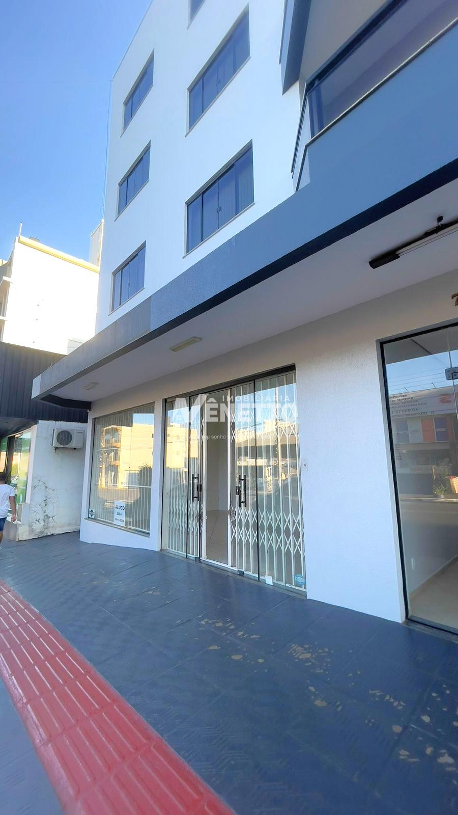 Sala comercial com 300 m , para LOCAÇÃO, localizada na Avenida Brasil