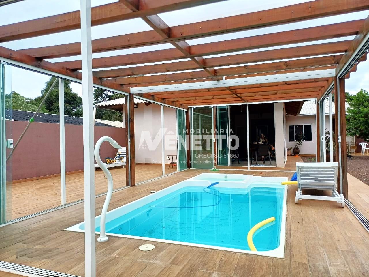 Sítio com piscina na Linha Samburá com casa e piscina com aquecimento