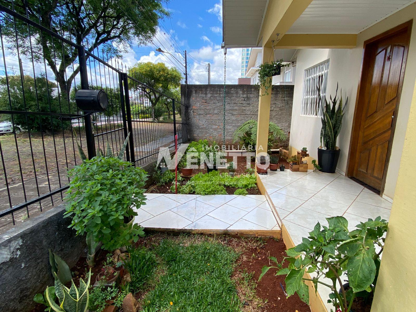 2 Casas à venda no mesmo terreno no Bairro La Salle em XANXERE - SC