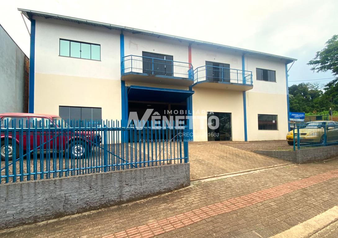 Barracão à venda com 2 pavimentos em Avenida movimentada em XANXERE - SC