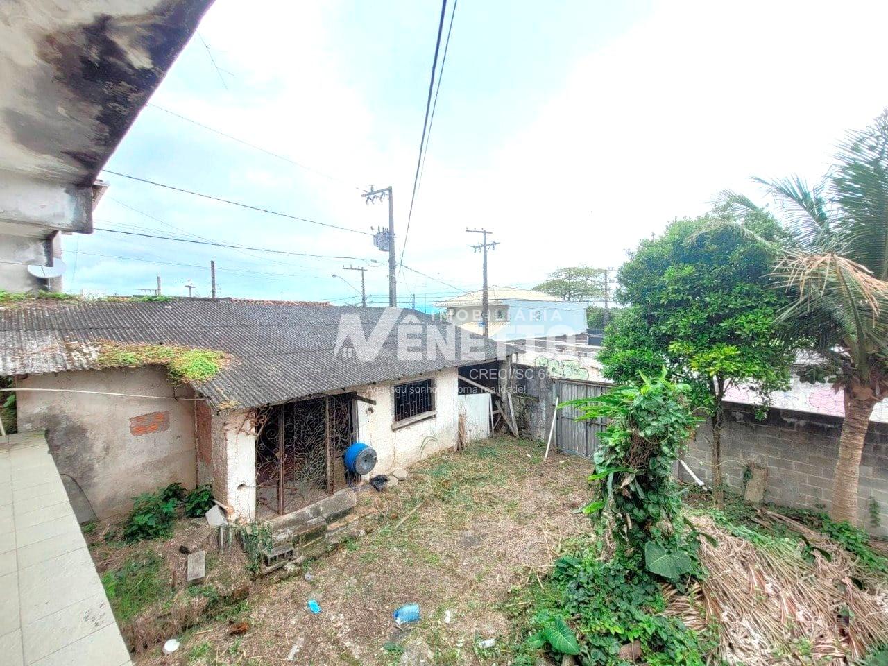 Terreno à venda em Florianópolis bairro Pirajubaé