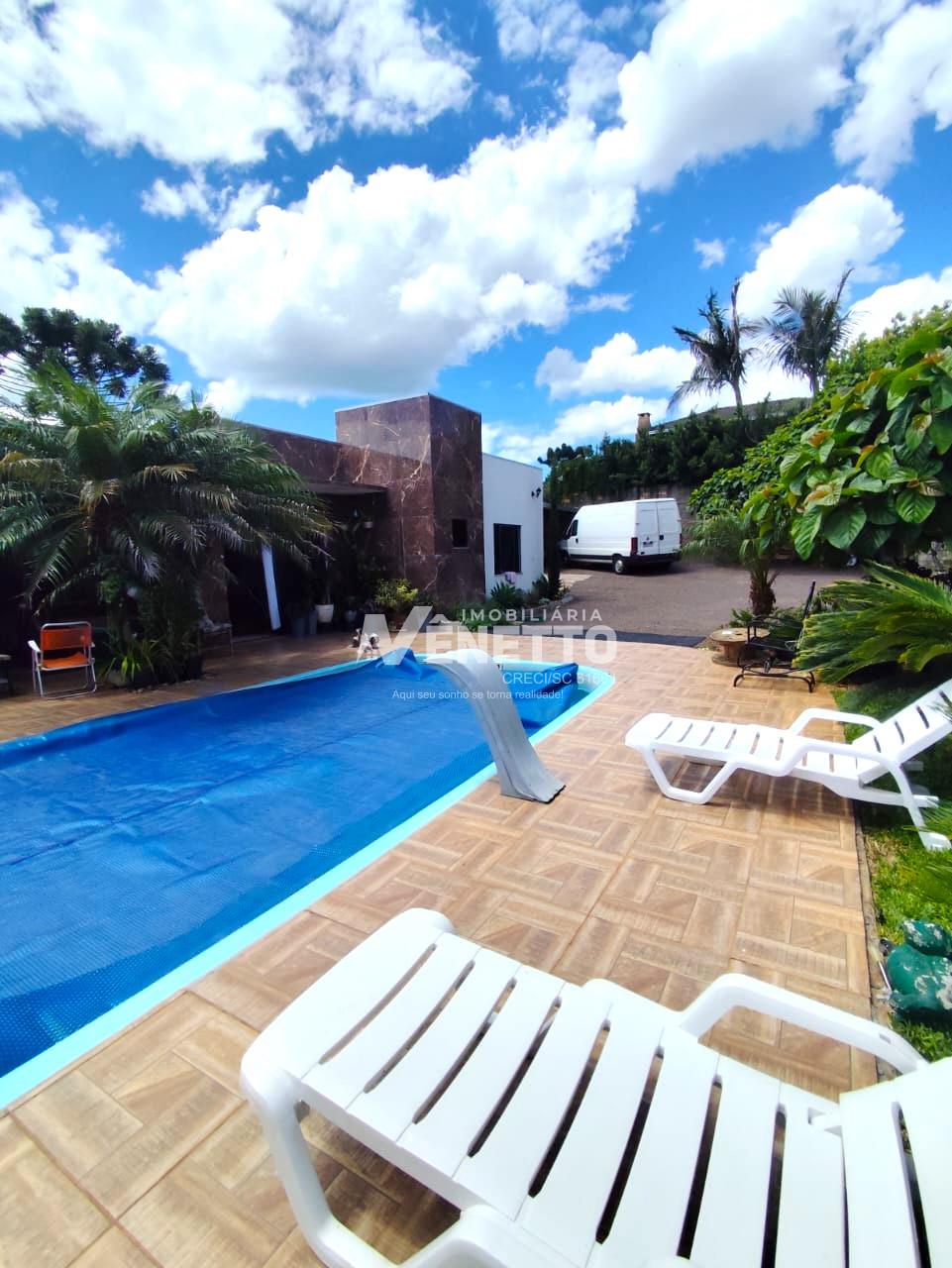 Casa com piscina, bairro Aparecida, Xanxerê - SC