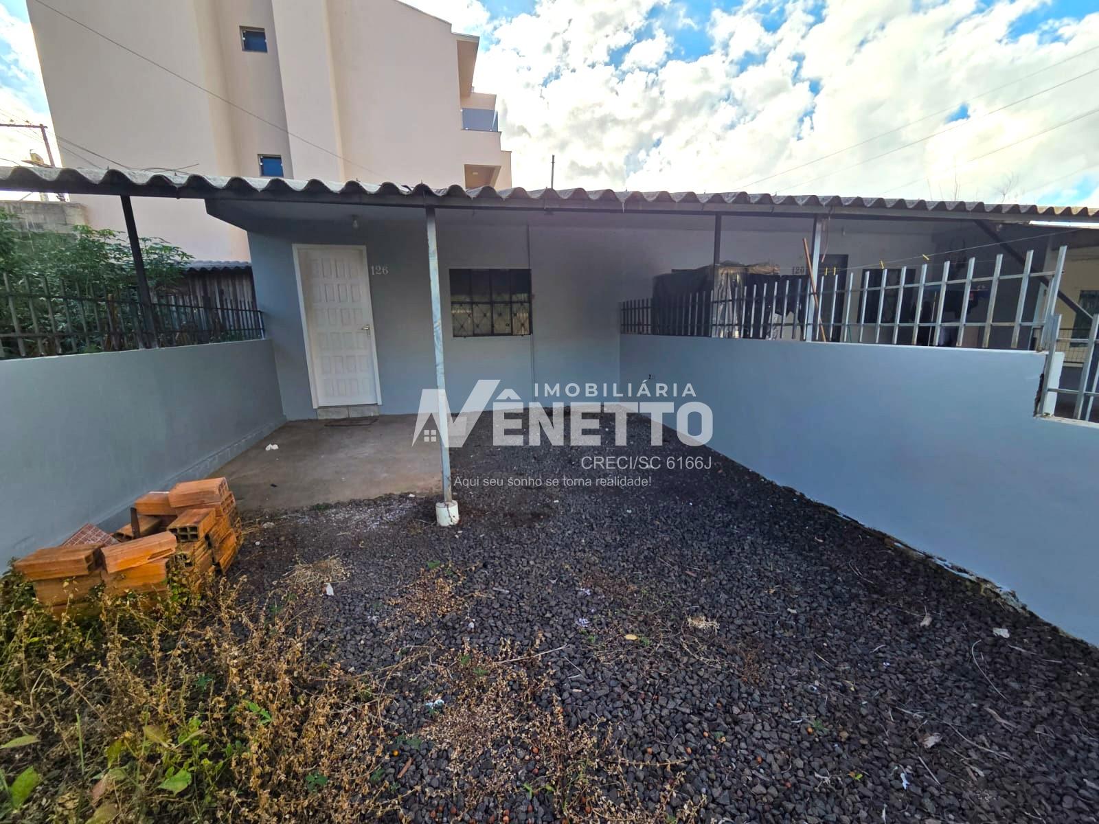 Alugue Casa com 1 quarto e garagem coberta no Vista Alegre