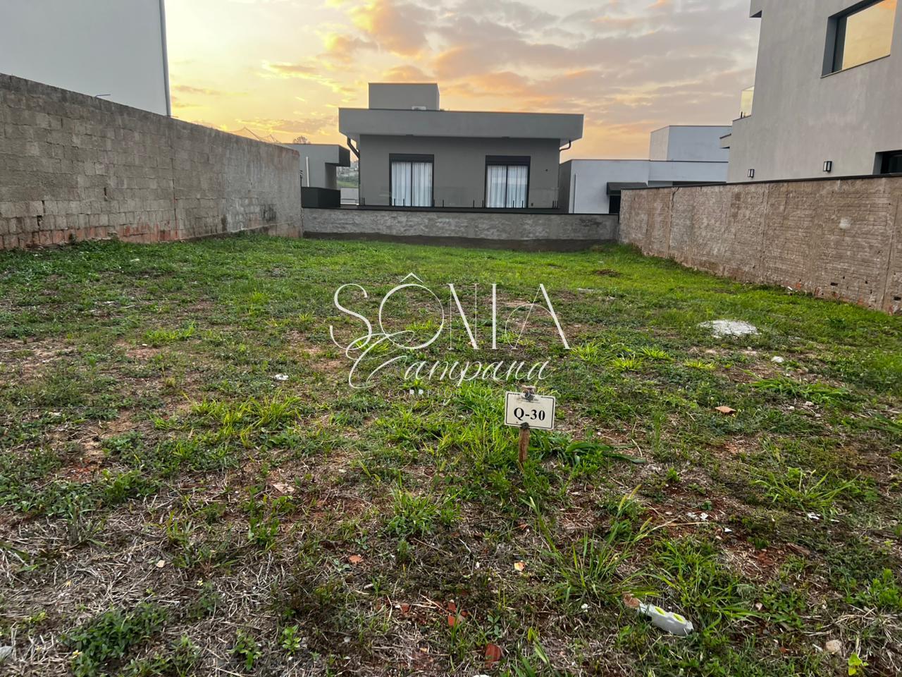 Excelente Terreno à venda Condomínio Residencial Mont Alcino.