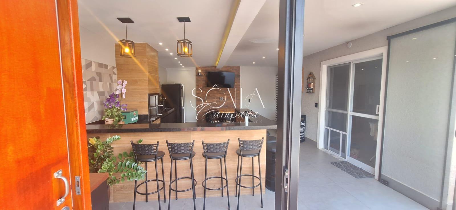 Excelente sobrado à venda em condomínio Villaggio de Valinhos.