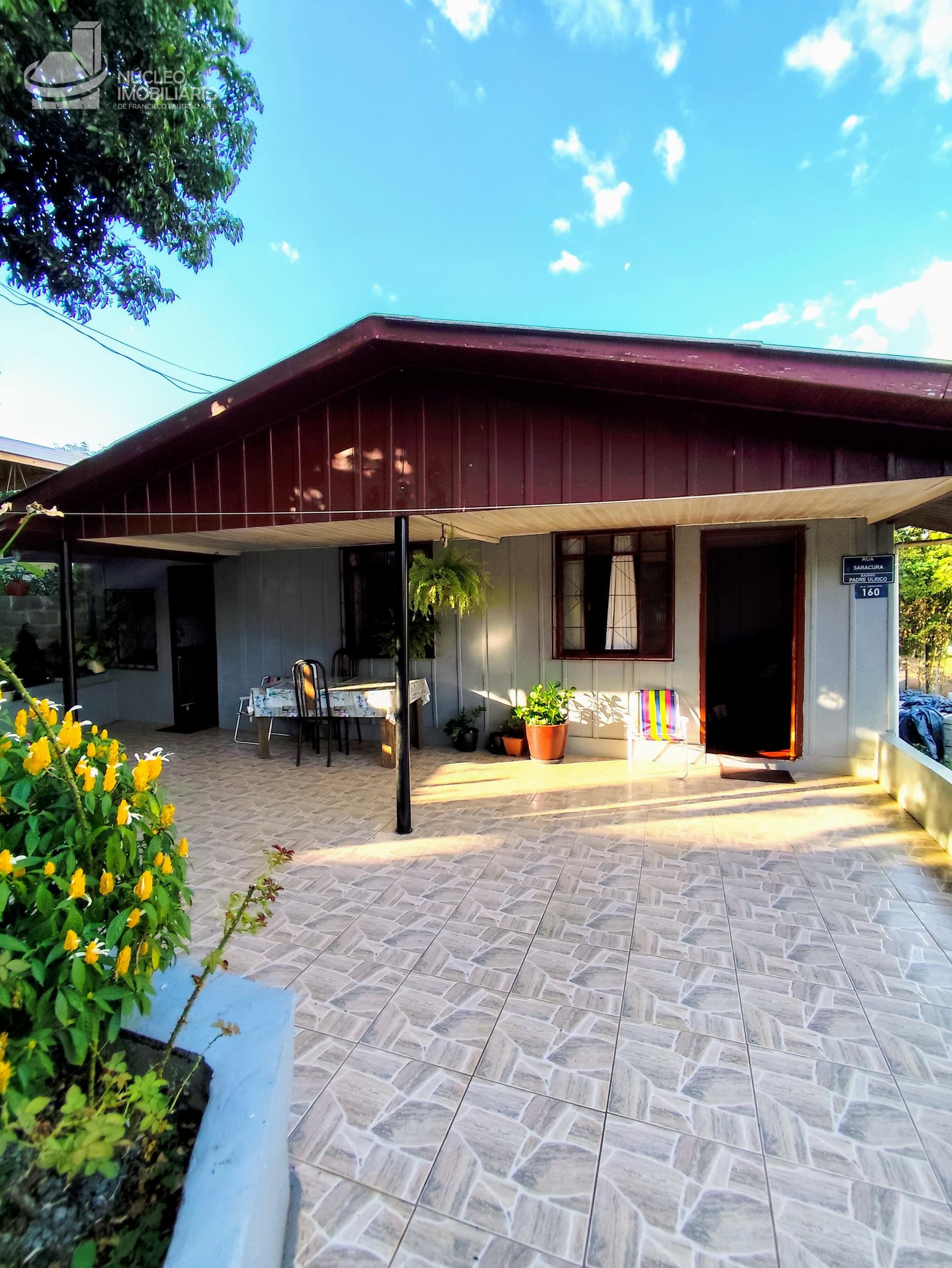 Casa mista de 100,00m , com 02 quartos, sala, cozinha, banheir...