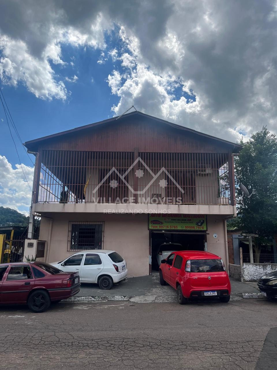   OTIMA CASA COM 02 TERRENOS GRANDE A VENDA EM NOVO HAMBURGO  