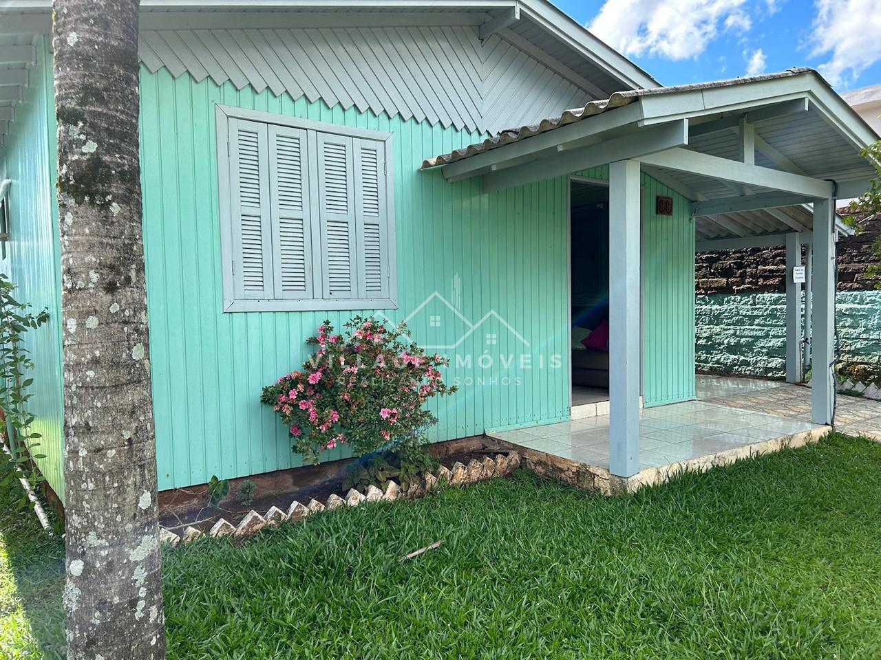    BELA CASA COM TERRENO GRANDE NO JARDIM DO SOL C.BOM   