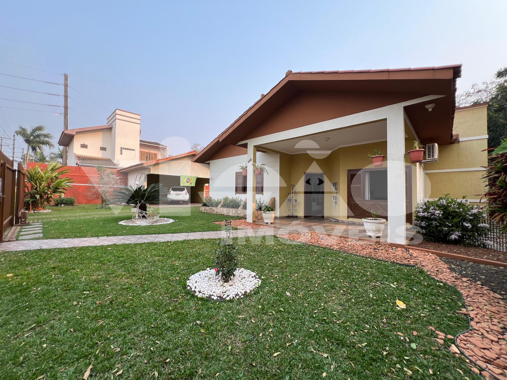 Casa com 5 dormit?rios sendo 1 su?tes ? venda, 324 m  por R  1...