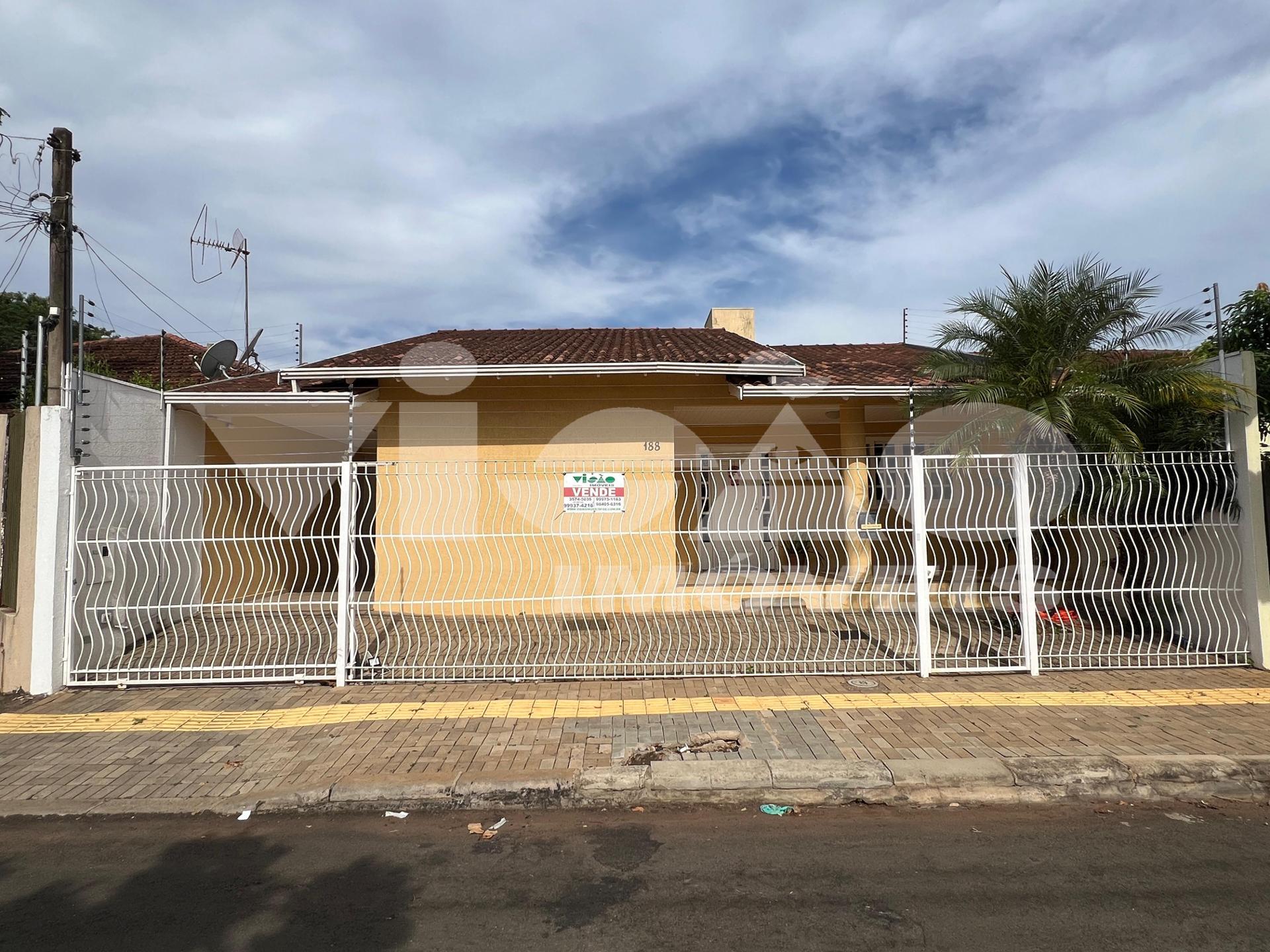 Casa a venda com uma suite e três quartos, Conjunto Libra, FOZ...