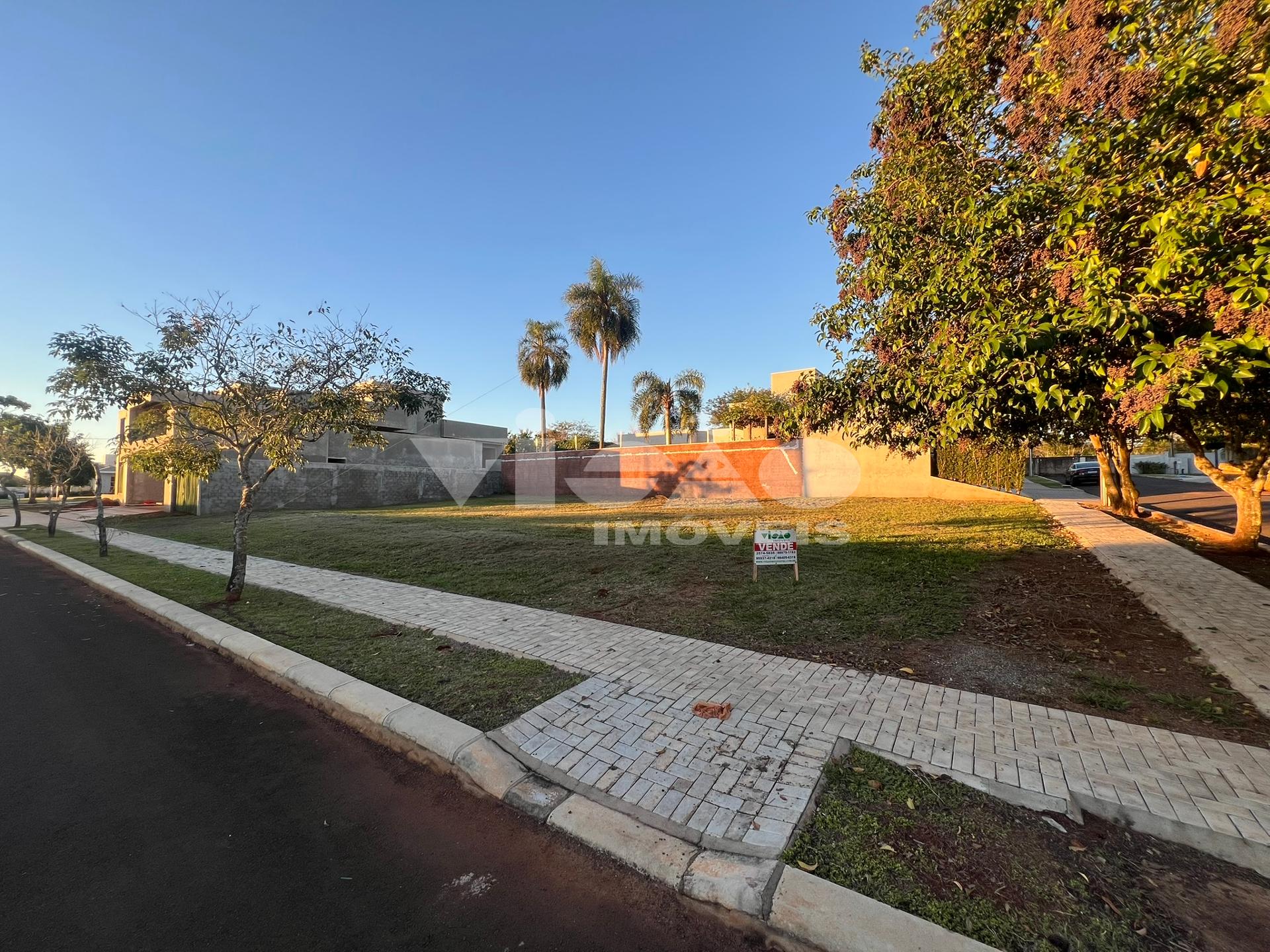 Terreno de Esquina no Condomínio Rose Garden à venda, Cognópolis