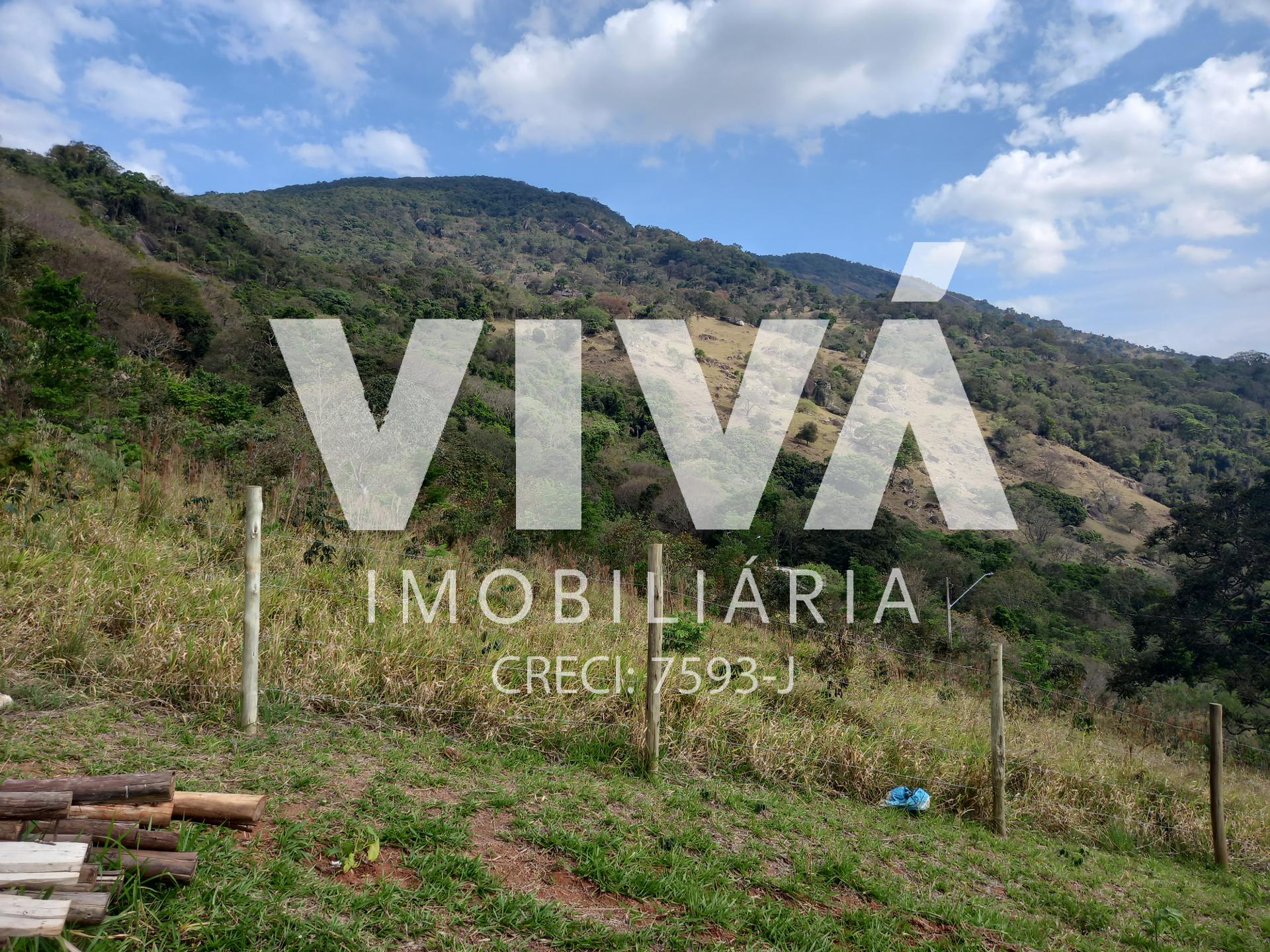 Lote com 224m2. MULTIFAMILIAR. Vista panorâmica. Asfalto na porta