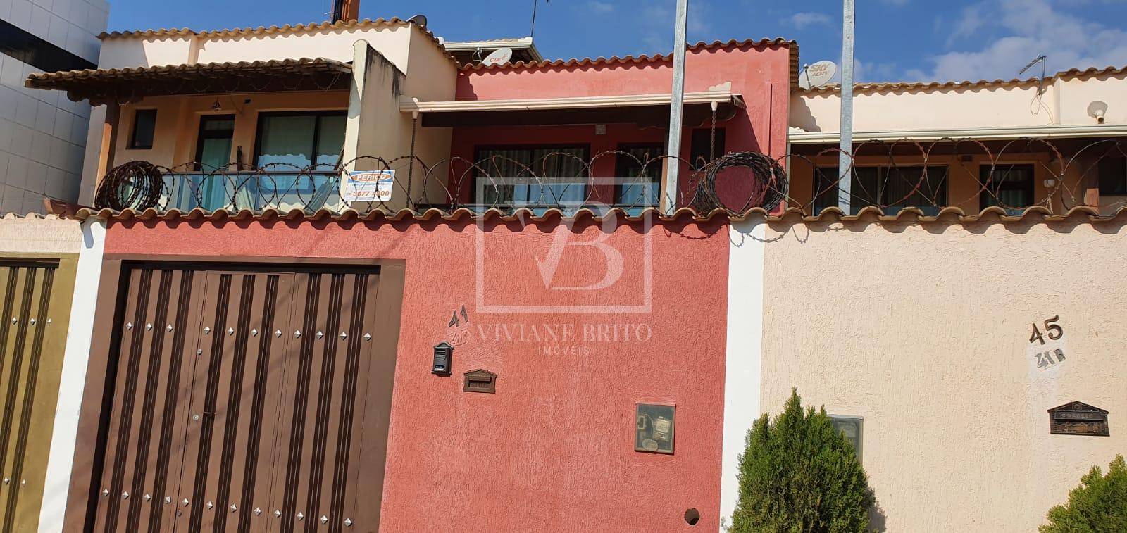 Casa à venda, três dormitórios com uma suíte, bairro Tropical,...
