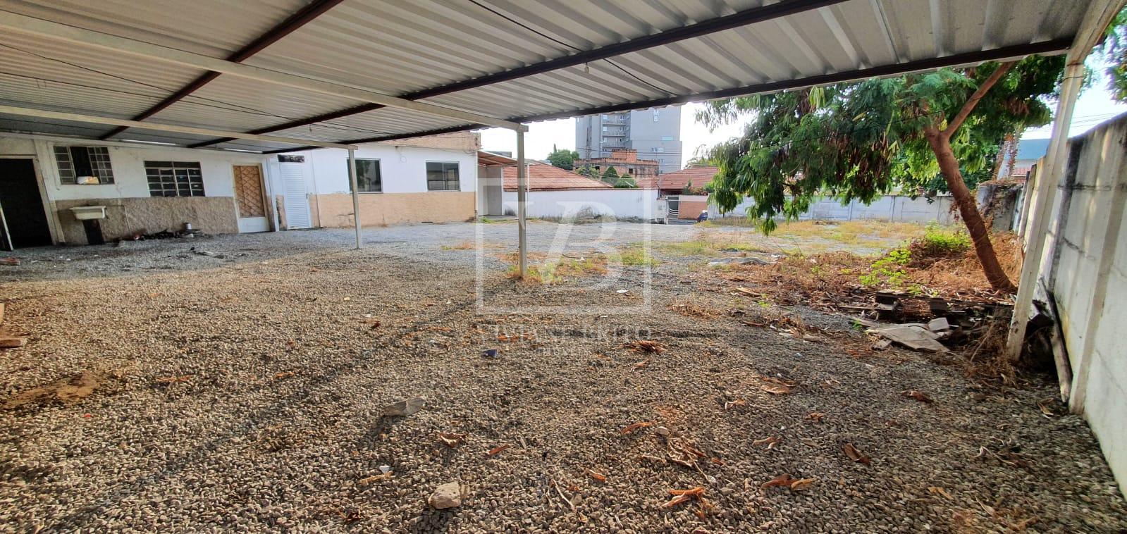 Lote à venda com 625,80m2, ao lado do centro da cidade, Brasil...