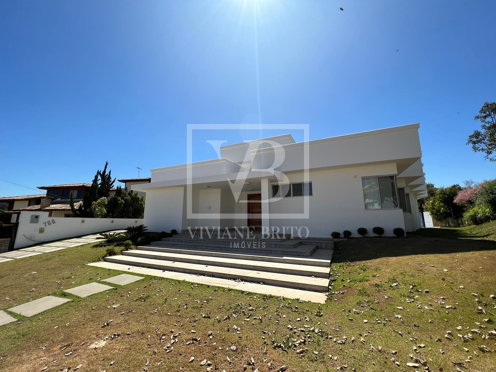 Casa em no Montserrat em Betim, 5 quartos, 3 suítes e muito ma...