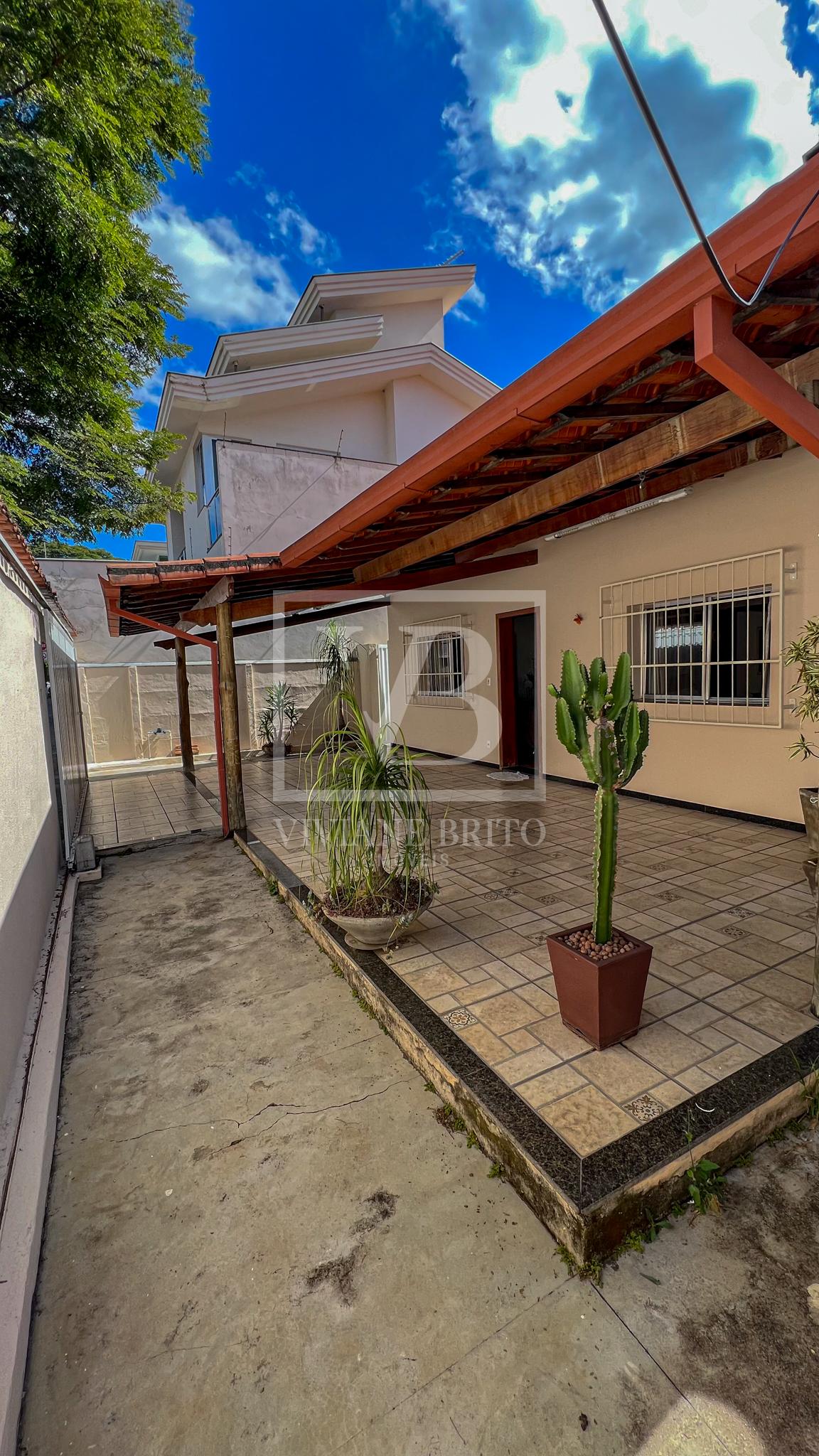 Belíssima casa à venda, no bairro Angola, região central de BE...