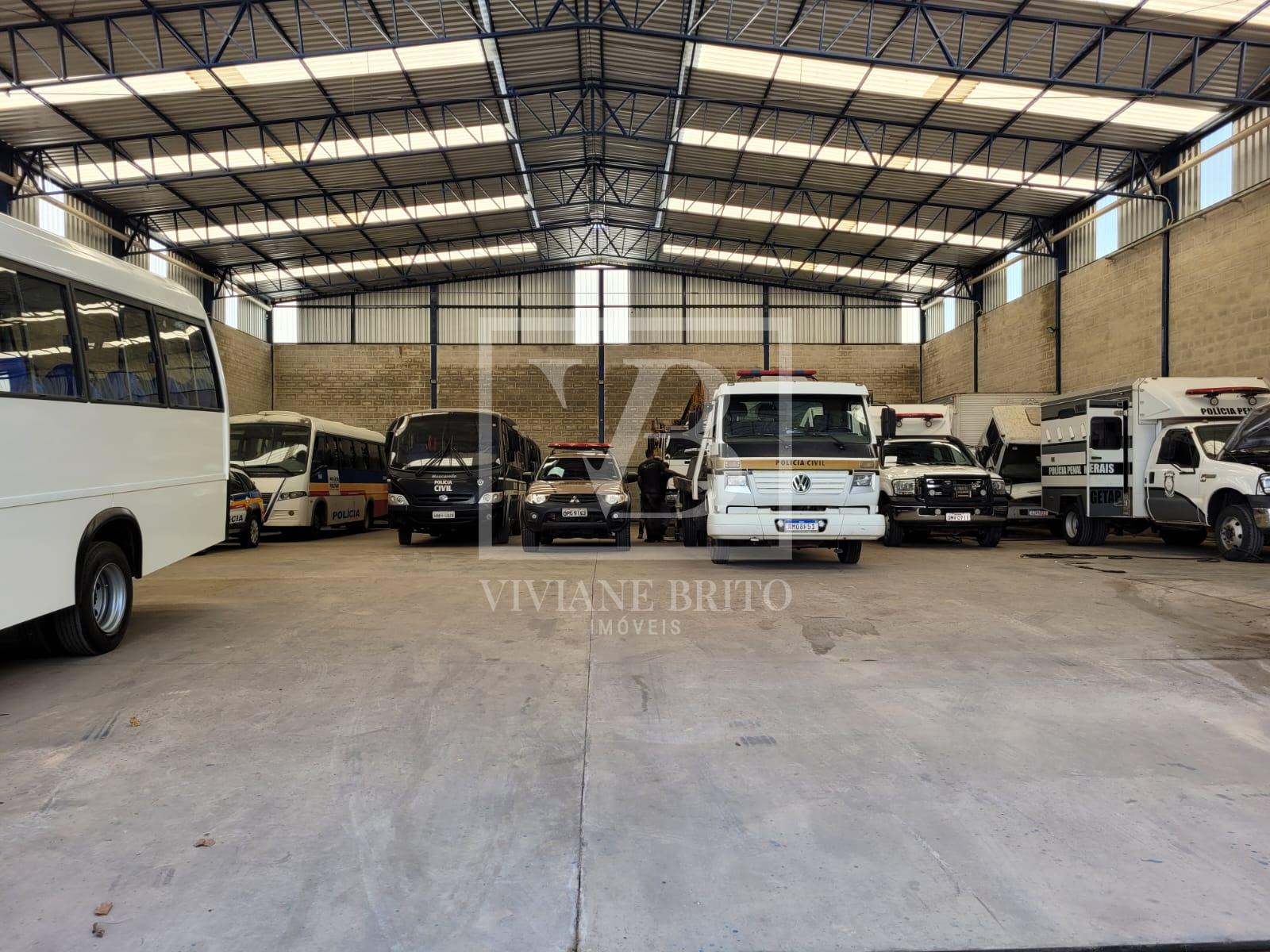 Galpão à venda, 800 m2, Laranjeiras, a 50 da Av Marco Túlio Is...