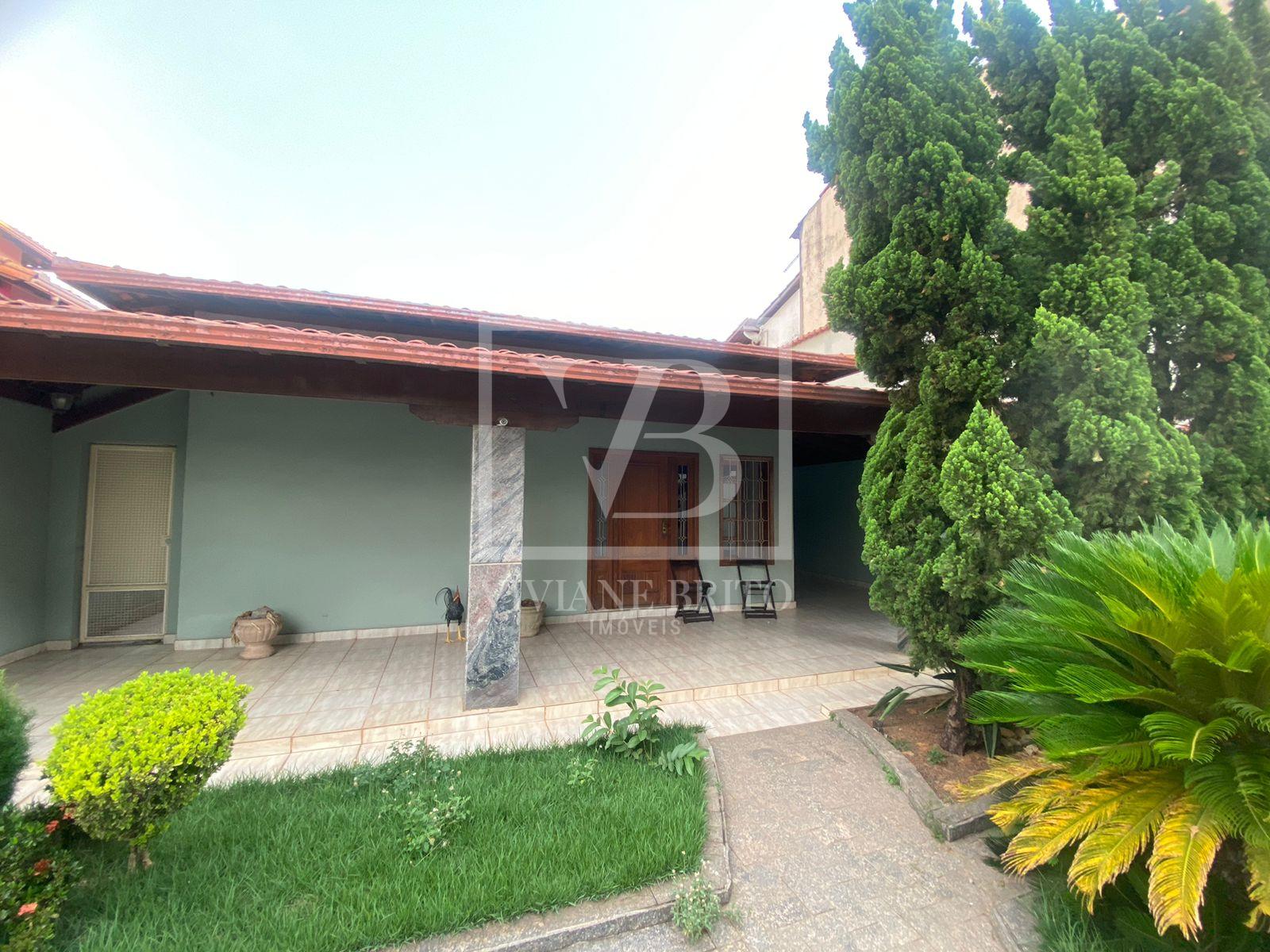 Casa à venda, 380m2, com cinco  dormitórios  no bairro Brasilé...