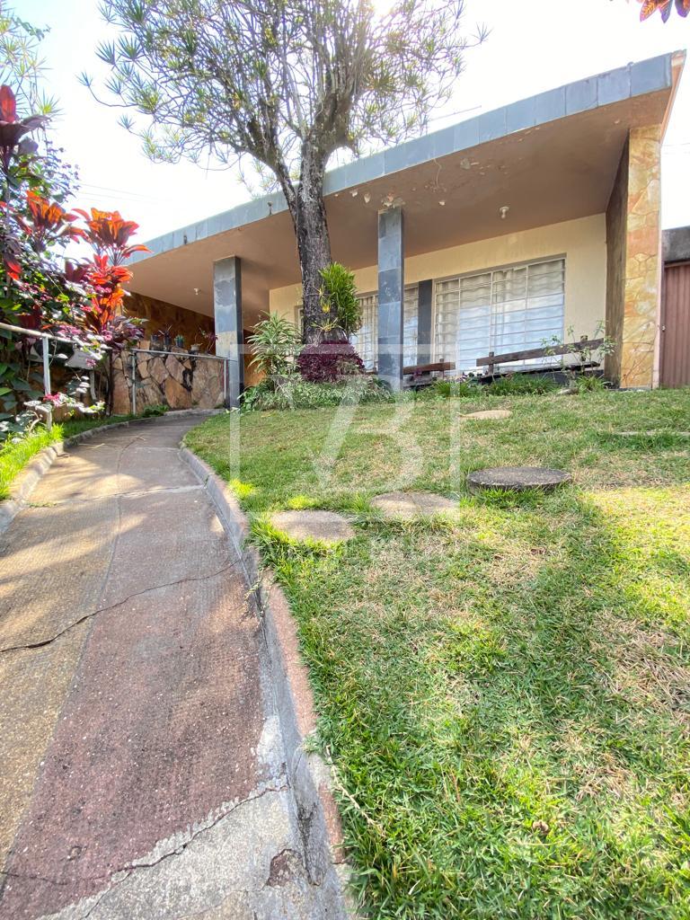 Casa com 3 quartos sendo 2 suítes no Centro de BETIM -MG