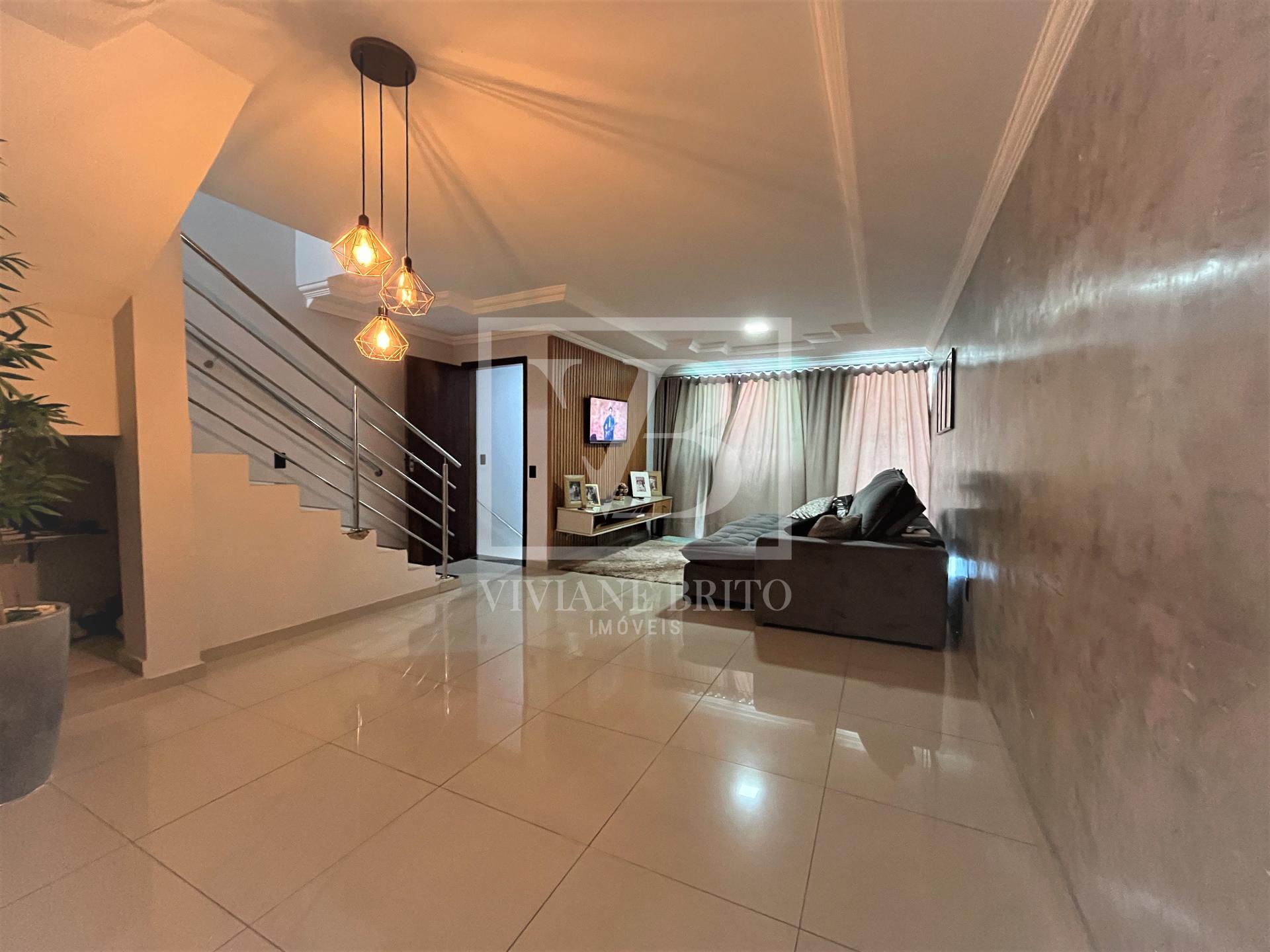 CASA À VENDA NO BAIRRO RENASCER, AMPLA COM ESPAÇO GOURMET