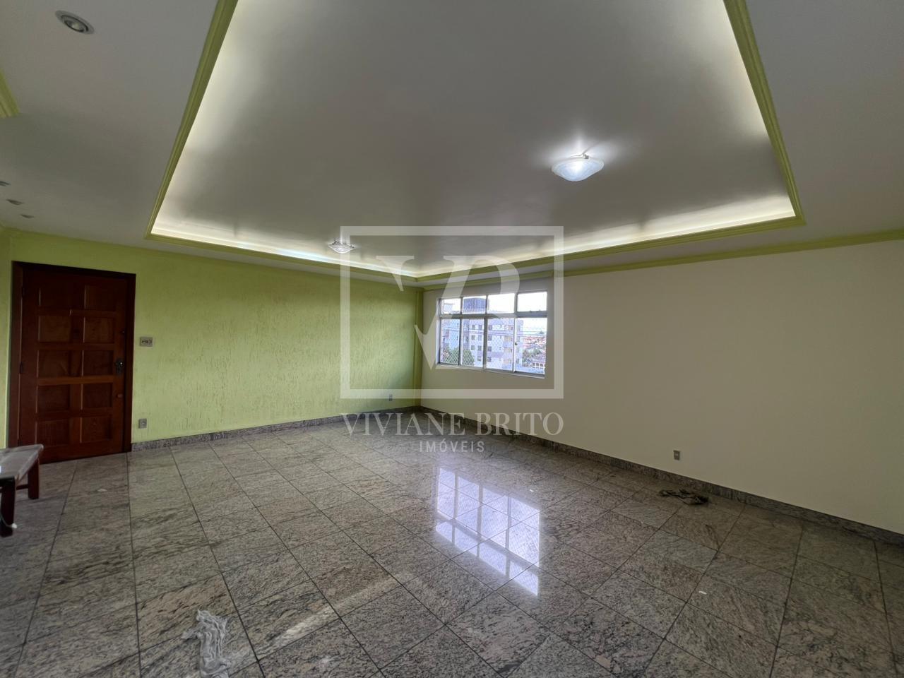 Apartamento no Centro com Piso em Granito e Sala Espaçosa