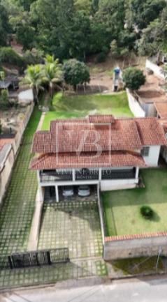 Casa com 1900m2 de terreno, 4 dormitórios, sendo 1 com suíte, ...
