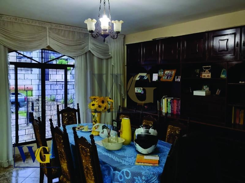 Casa à Venda no Centro de Campo Largo/PR Localização Privilegi...
