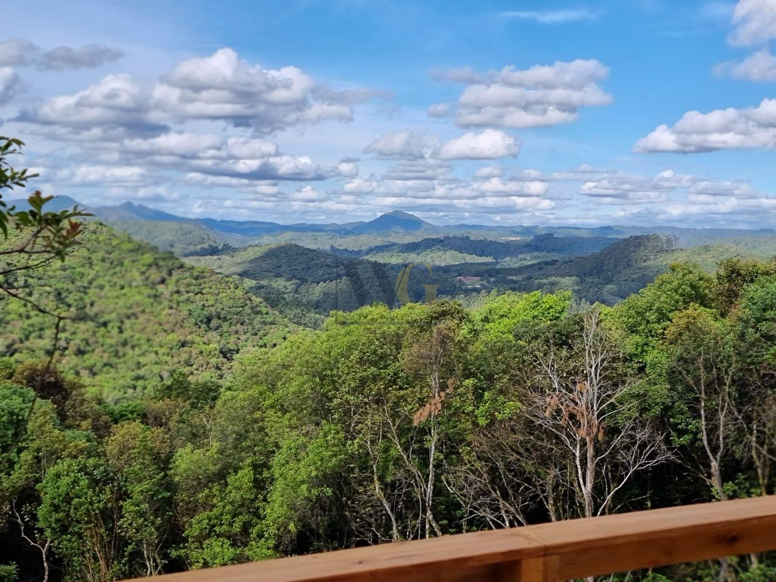 Chácara à Venda - 20.000m2 com Vista Panorâmica para as Montanhas