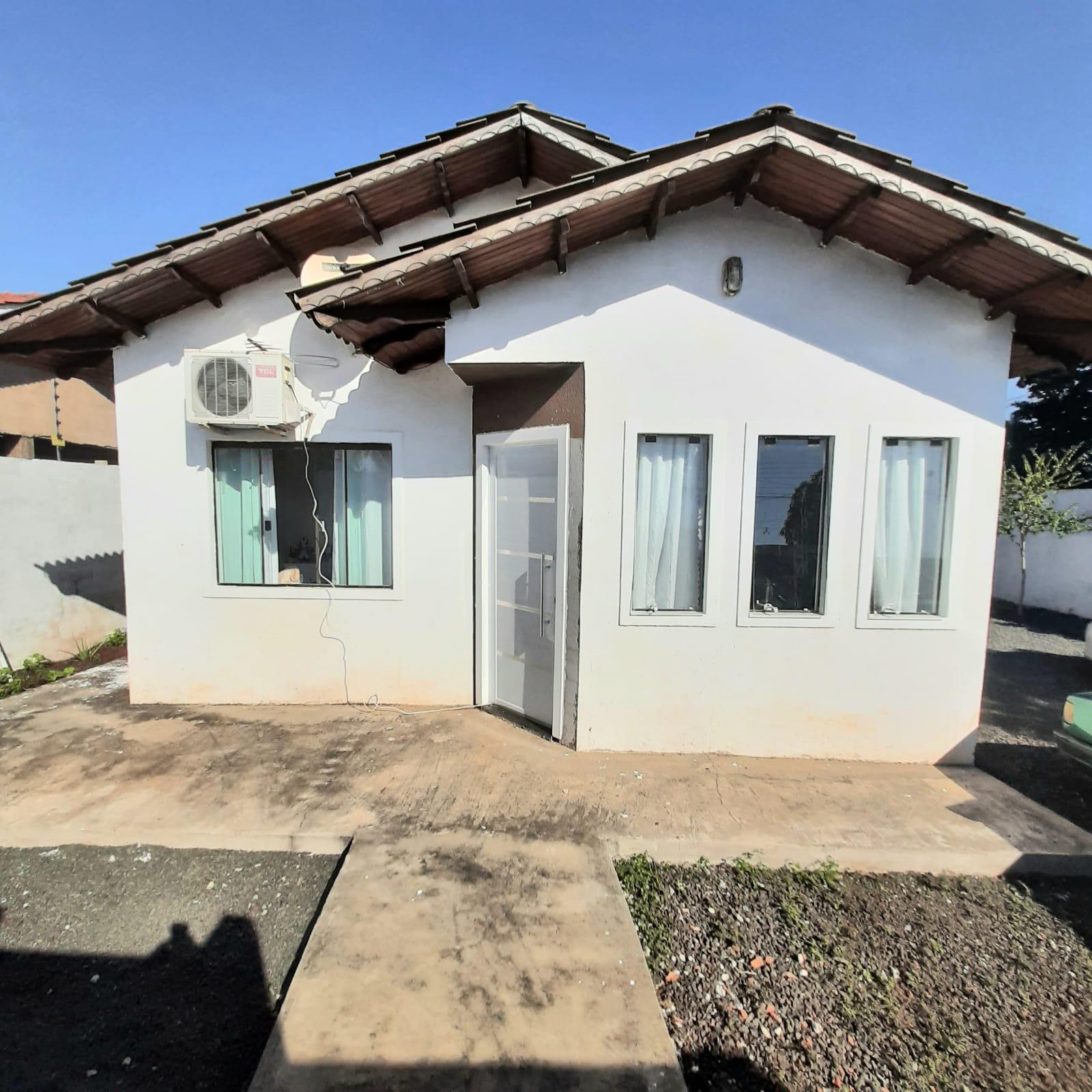 Casa  venda de esquina com terreno grande em Foz do Iguau Pr 