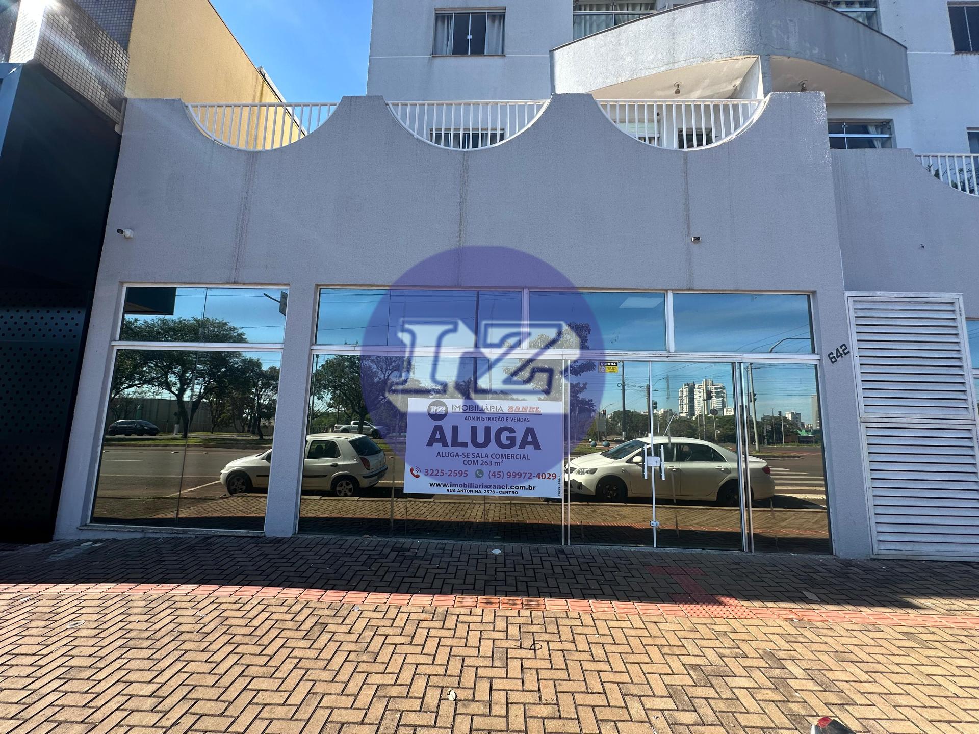 SALA COMERCIAL DE ESQUINA