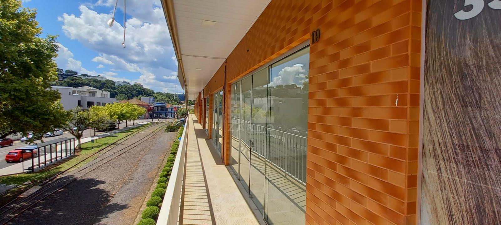 SALA COMERCIAL SUPERIOR CONTENDO APROXIMADAMENTE 50m , 01 BANH...