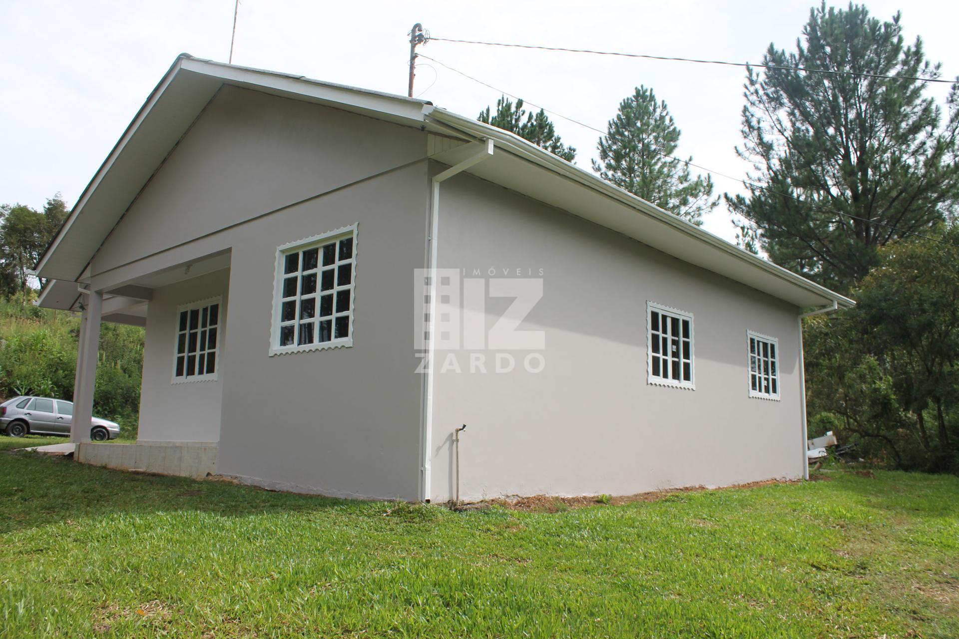 CASA Á VENDA BAIRRO GIOPPO COM AMPLO TERRENO.