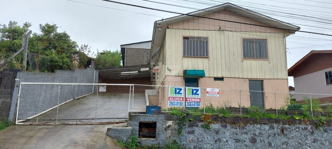 CASA PARA VENDA, PARTE SUPERIOR COM 03 QUARTOS E PARTE INFERIO...