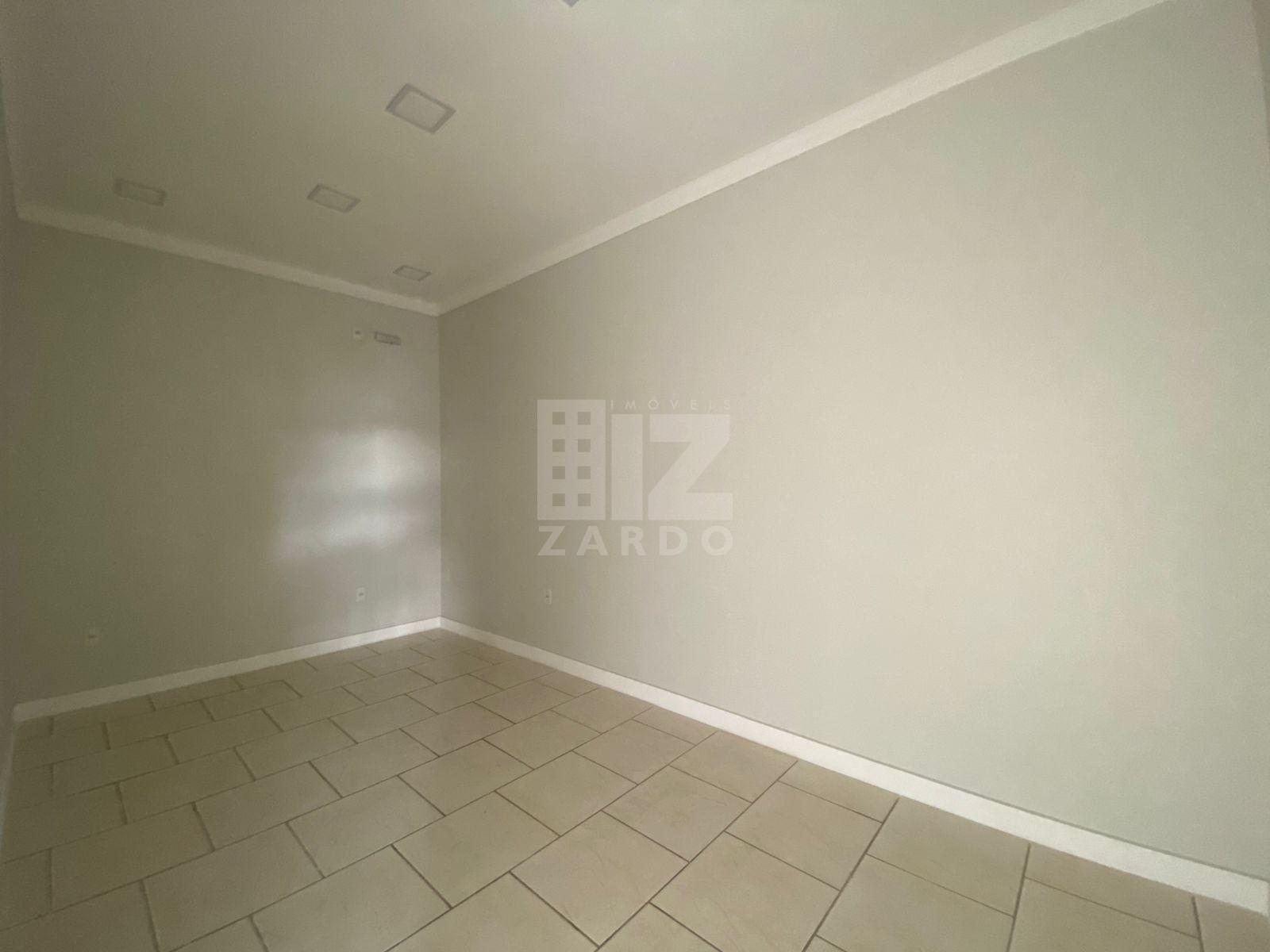 SALA COMERCIAL SUPERIOR CONTENDO APROXIMADAMENTE 50m , 01 BANH...