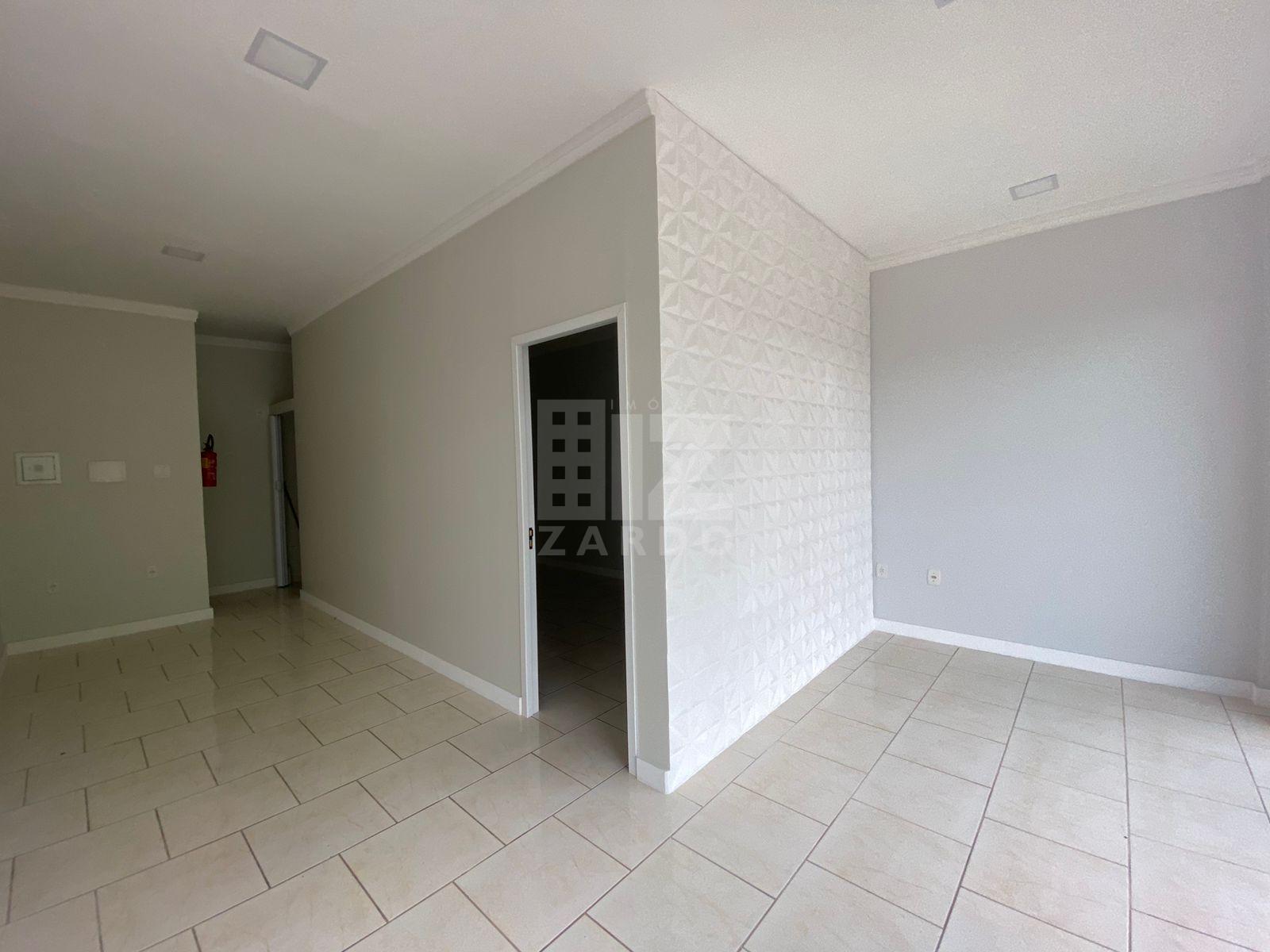 SALA COMERCIAL SUPERIOR CONTENDO APROXIMADAMENTE 50m , 01 BANH...